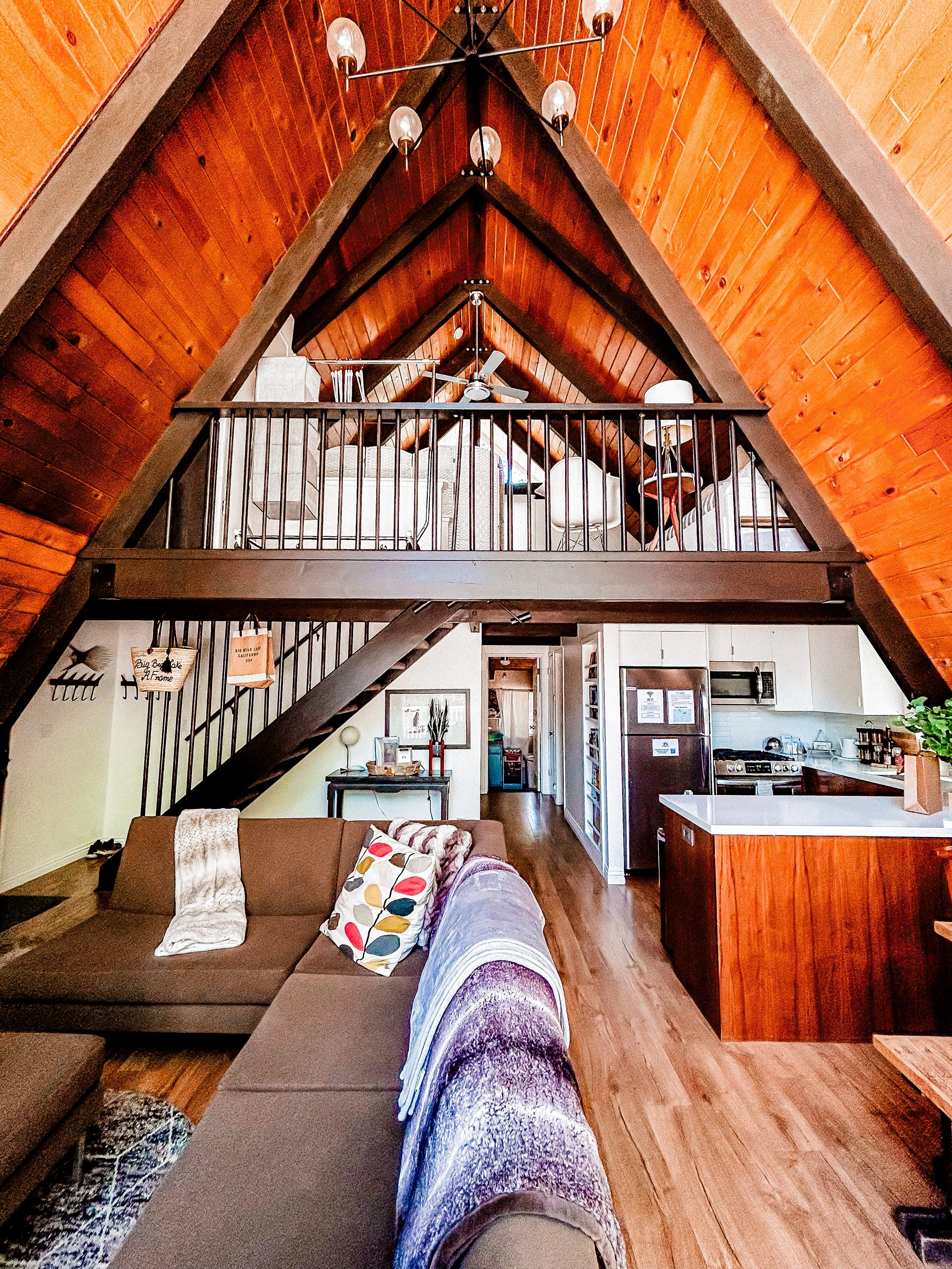 Interior 1.jpg