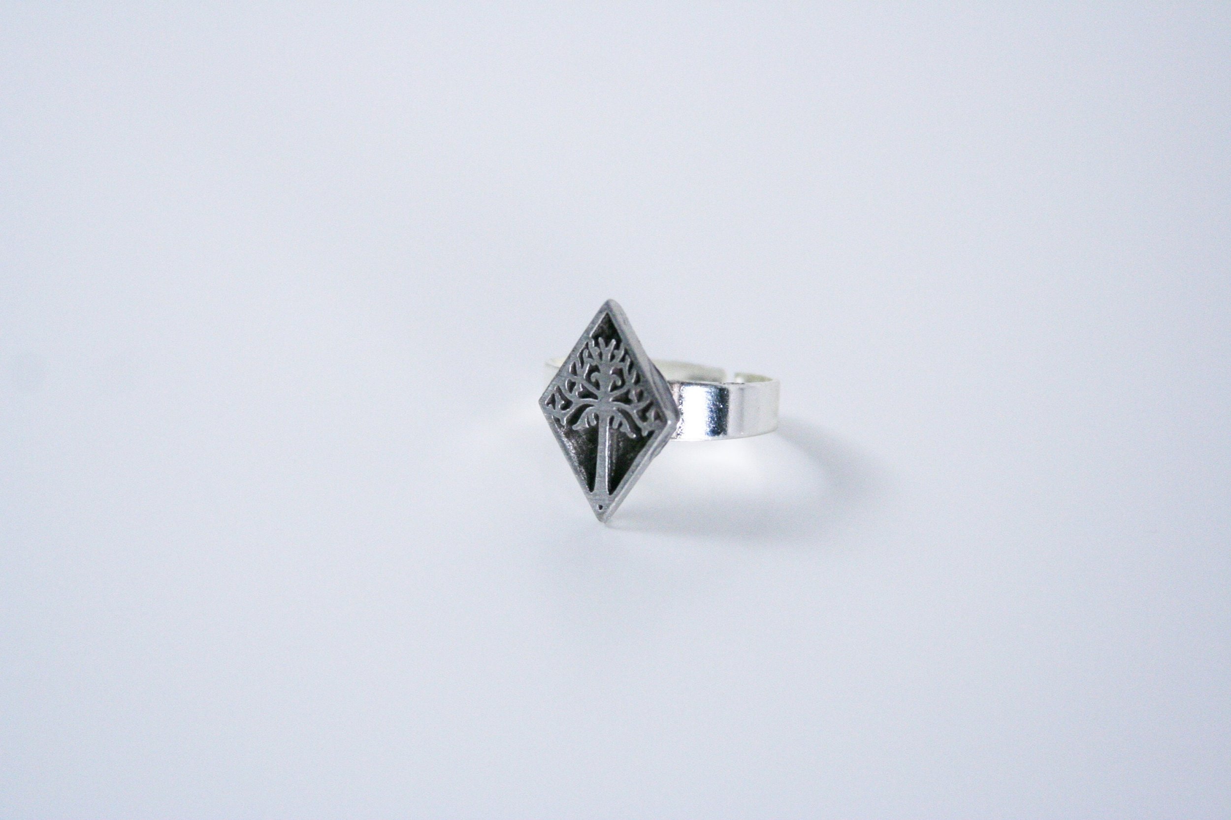 https://i.etsystatic.com/6236606/r/il/db7bbc/1855170938/il_fullxfull.1855170938_u3xe.jpg