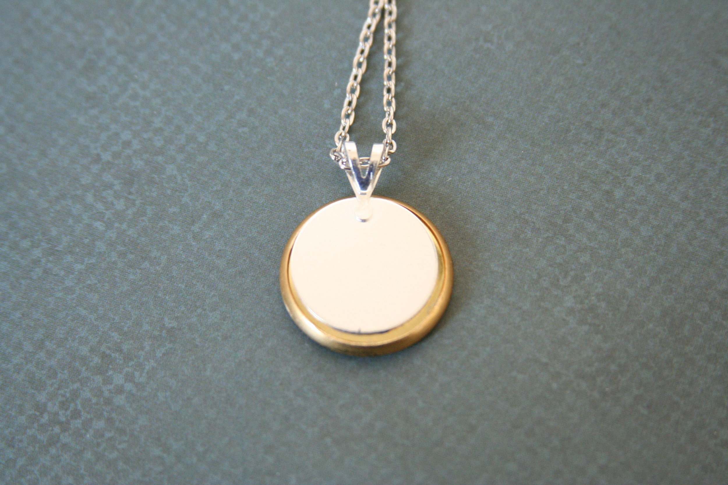 https://i.etsystatic.com/6236606/r/il/4e1f35/1427872928/il_fullxfull.1427872928_envp.jpg