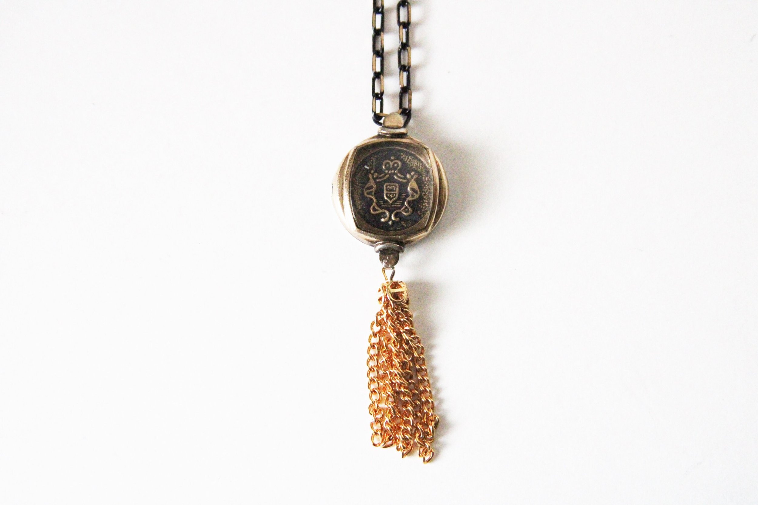 https://i.etsystatic.com/6236606/r/il/3da310/2342423414/il_fullxfull.2342423414_awgs.jpg
