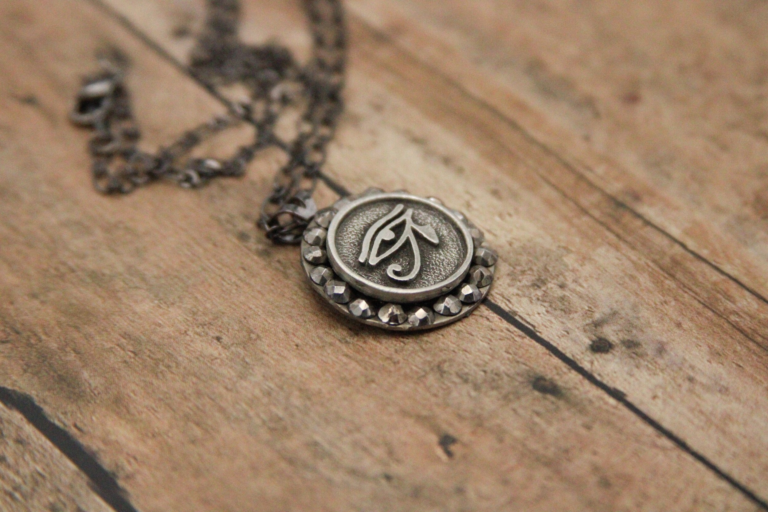 https://i.etsystatic.com/6236606/r/il/d8bc99/3073584485/il_fullxfull.3073584485_pp08.jpg