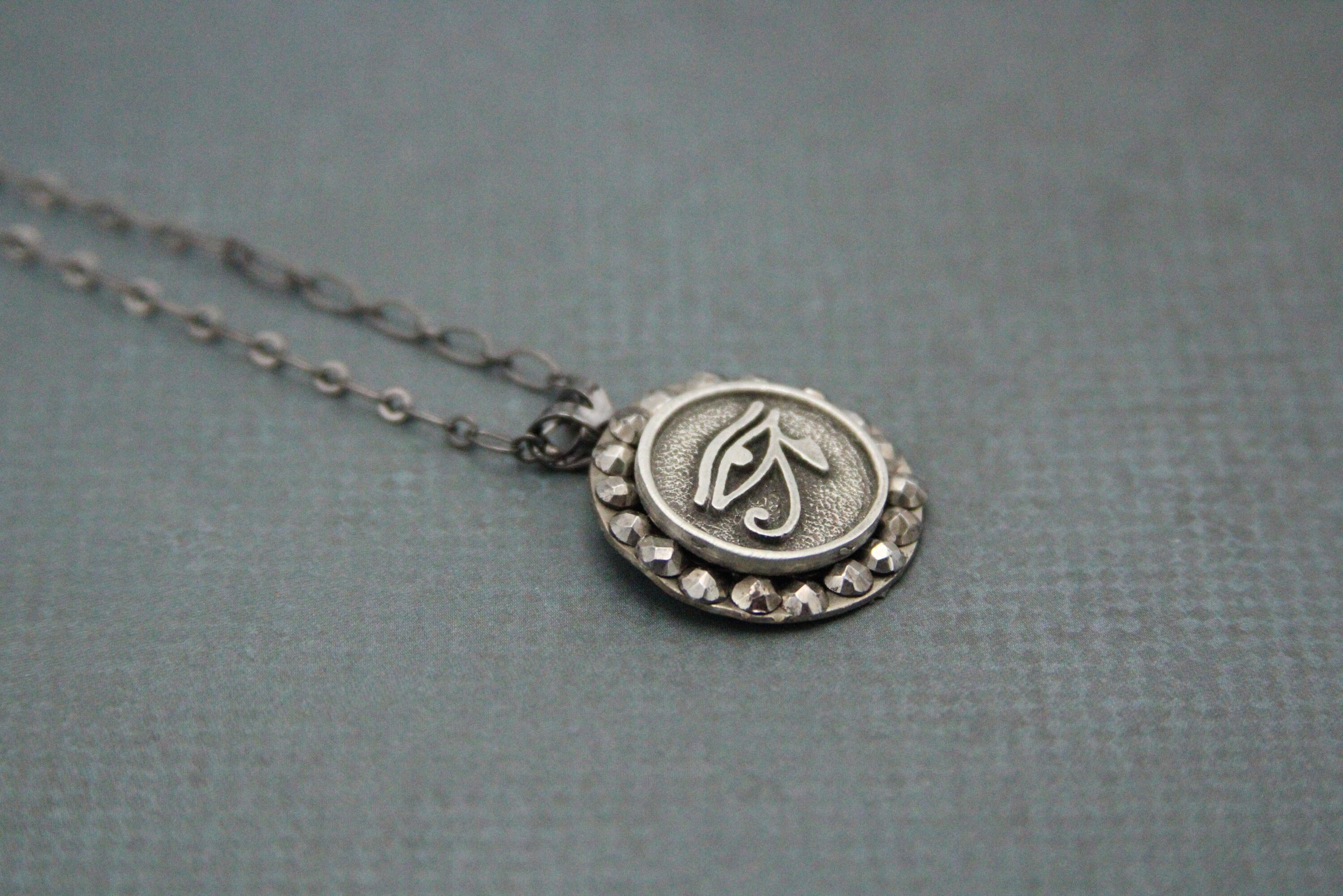 https://i.etsystatic.com/6236606/r/il/8f76a8/3073584607/il_fullxfull.3073584607_ia7o.jpg