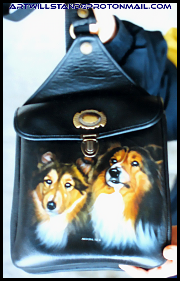 Leather hand bag.png