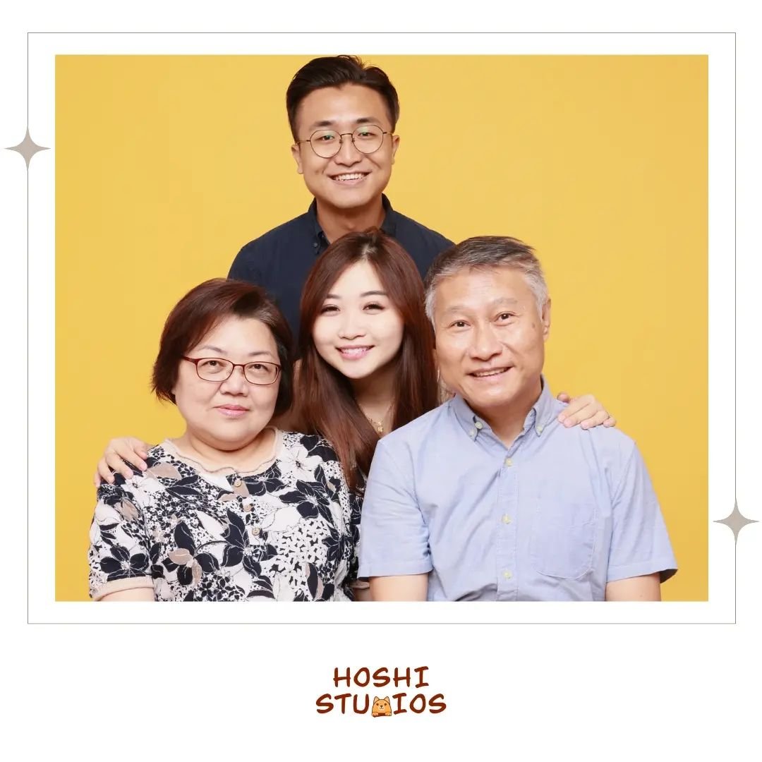 Coming without pets? Also can! It warms the team's hearts to see a loving family as much pets 👨&zwj;👩&zwj;👧&zwj;👦❤️&zwj;🔥🌟✨ multigenerational too!

#familyforever #hoshistudios #photoshoot #photobooth #selfphotography #selfphotoshoot #selfphoto