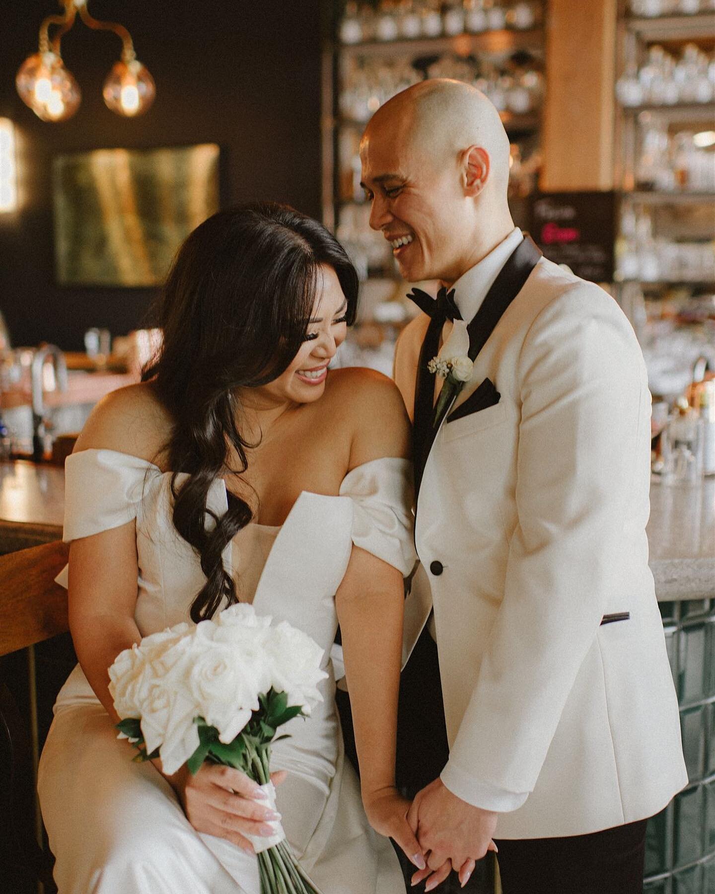 Starting the wedding season off right with this gorgeous surprise wedding!!

Venue: @thewallace_venue 
Planner: @thistlebea 
Caterer: @railtowncaters 
Cake: @flourishette 
Hair&amp;Makeup: @junstudios 
Photo: @kaoverii_silva