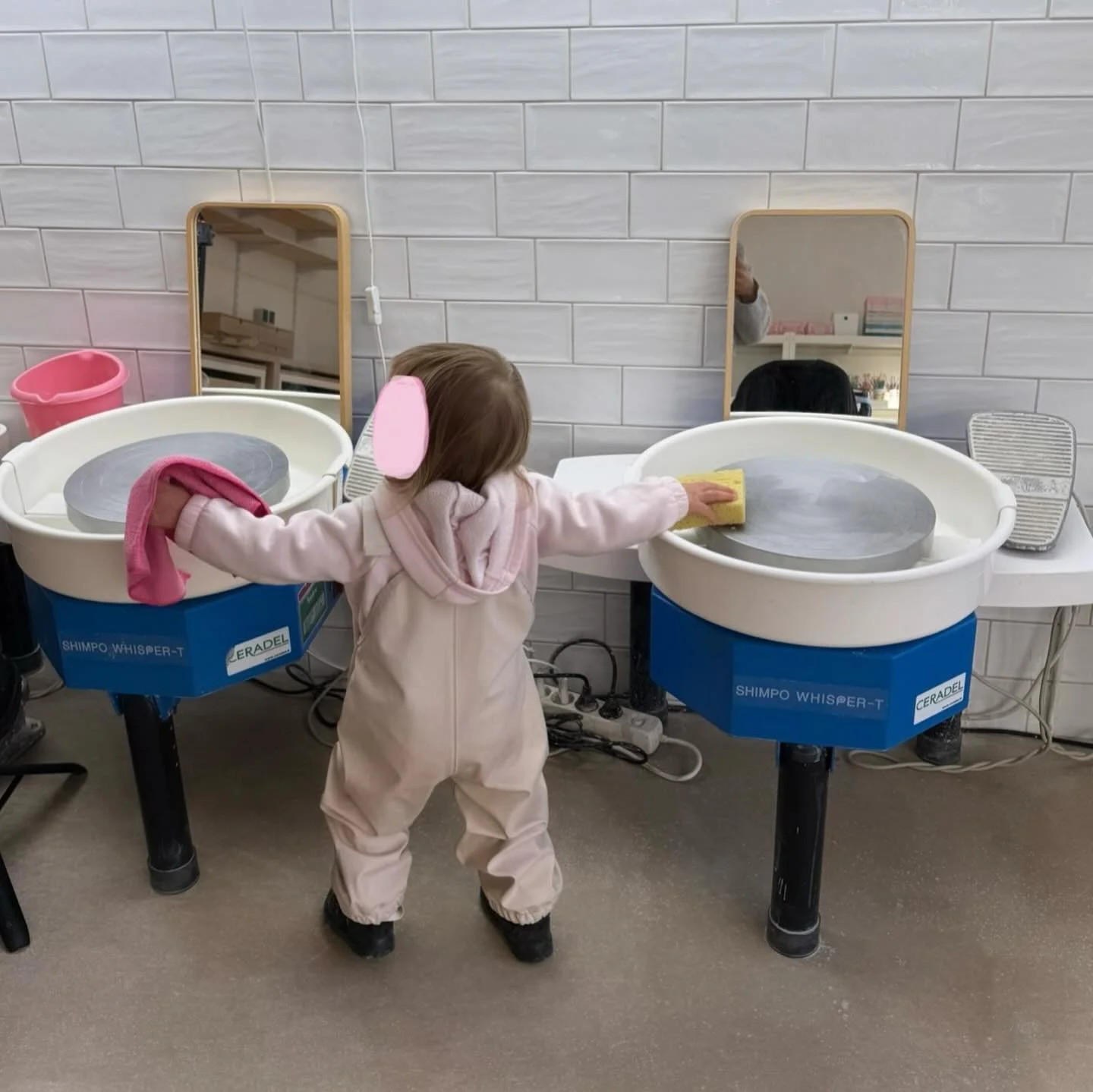 Weekly impressions 
1-3 helping mommy at the studio 
4&amp;5 cleaning up after a ceramic painting workshop
6-8 out and about with my girls 
9&amp;10 Sundays at home