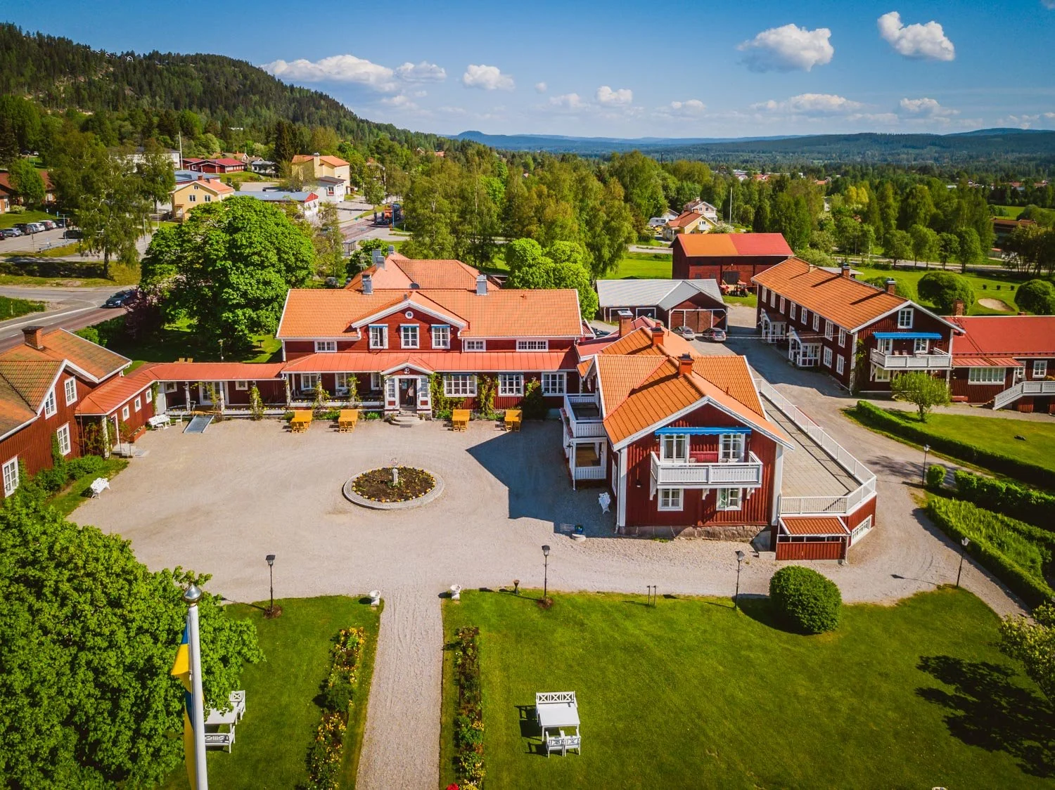 Järvsöbaden – Andas gamla pensionatstider, med rum från enkelrum till minisvit i huvudbyggnaden eller i villan Solvillan vid skogsbrynet. Rofylld, personlig miljö med modern möteteknik och hörslinga.