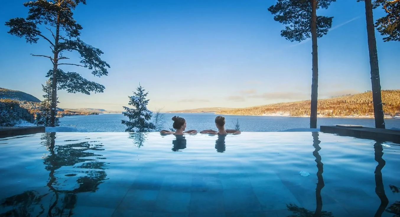 Orbaden Spa & Resort – Anrik kurort vid Ljusnan med eget spa, egna ekologiska odlingar och ett renommerat kök. Goda konferensmöjligheter för både små och stora grupper. Ligger mellan Bollnäs och Järvsö.