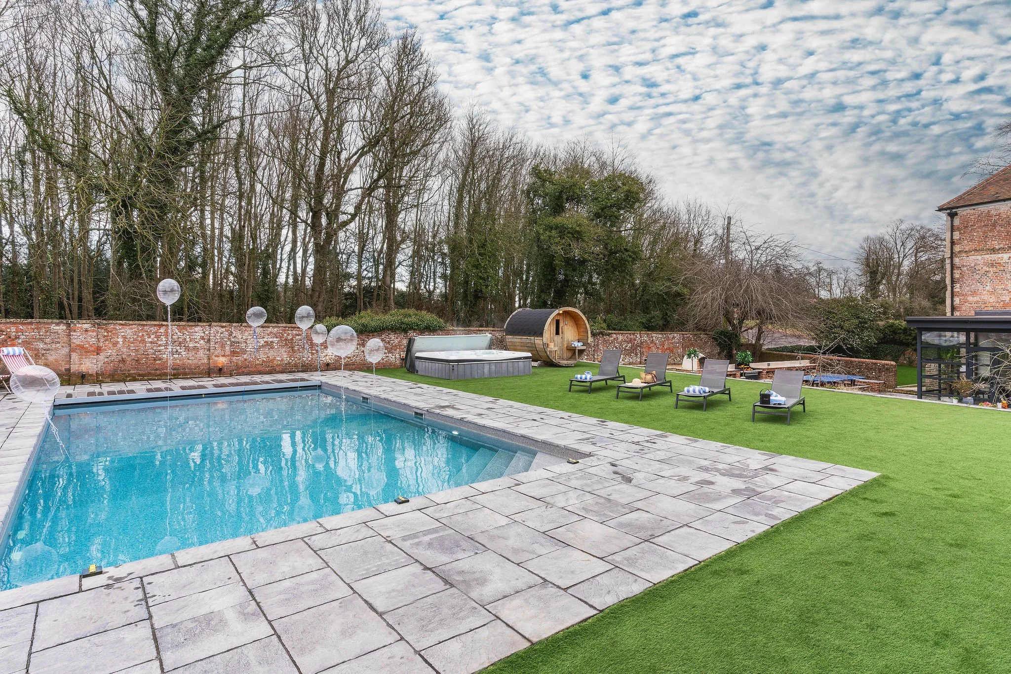 Hesdin Hall - large outdoor heated pool