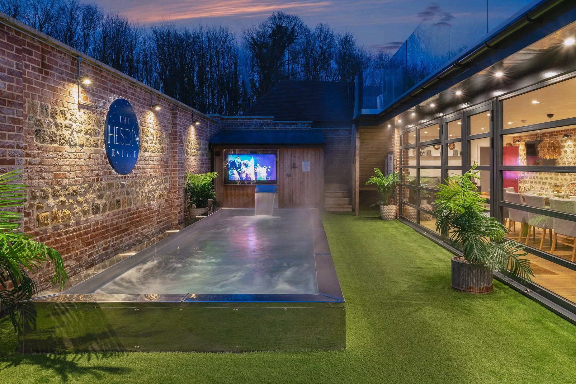 Holiday homes with private swimming pools UK - Hesdin