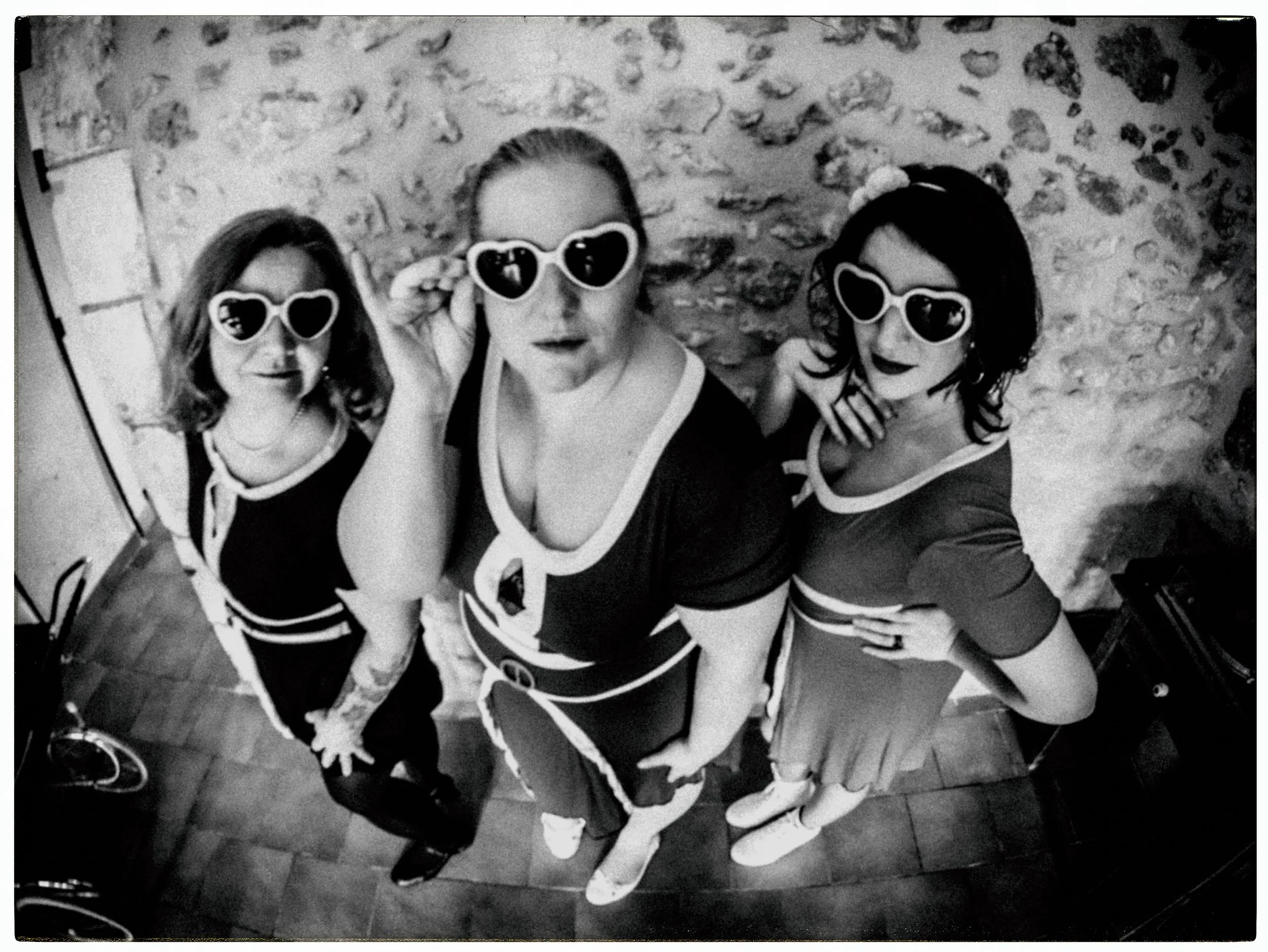 Les PYM'S filles 60's lunettes coeur noir et blanc