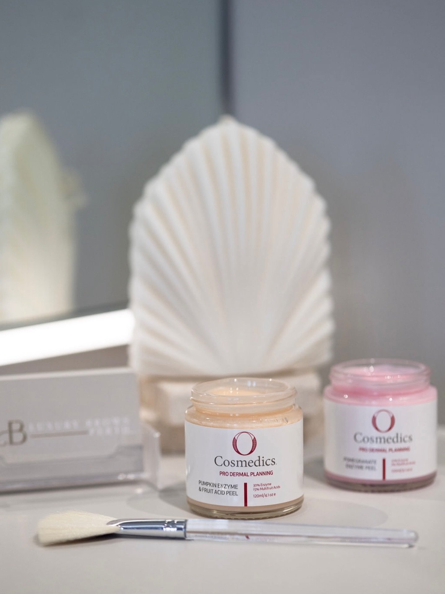 At Luxury Brows Perth, we use professional-grade O COSMEDICS formulations to restore, strengthen, and rejuvenate your skin.
Experience our Pro Dermal Peels and Lymphatic Therapy &mdash; designed to activate skin function, promote healing, and deliver