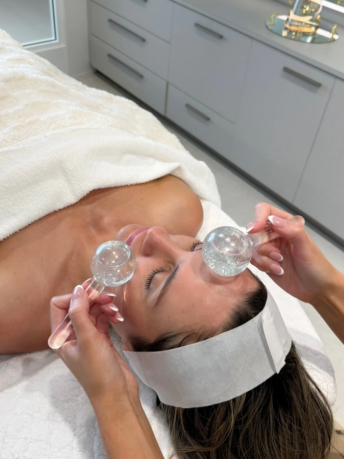 Chilled globes, calmer skin ✨❄️