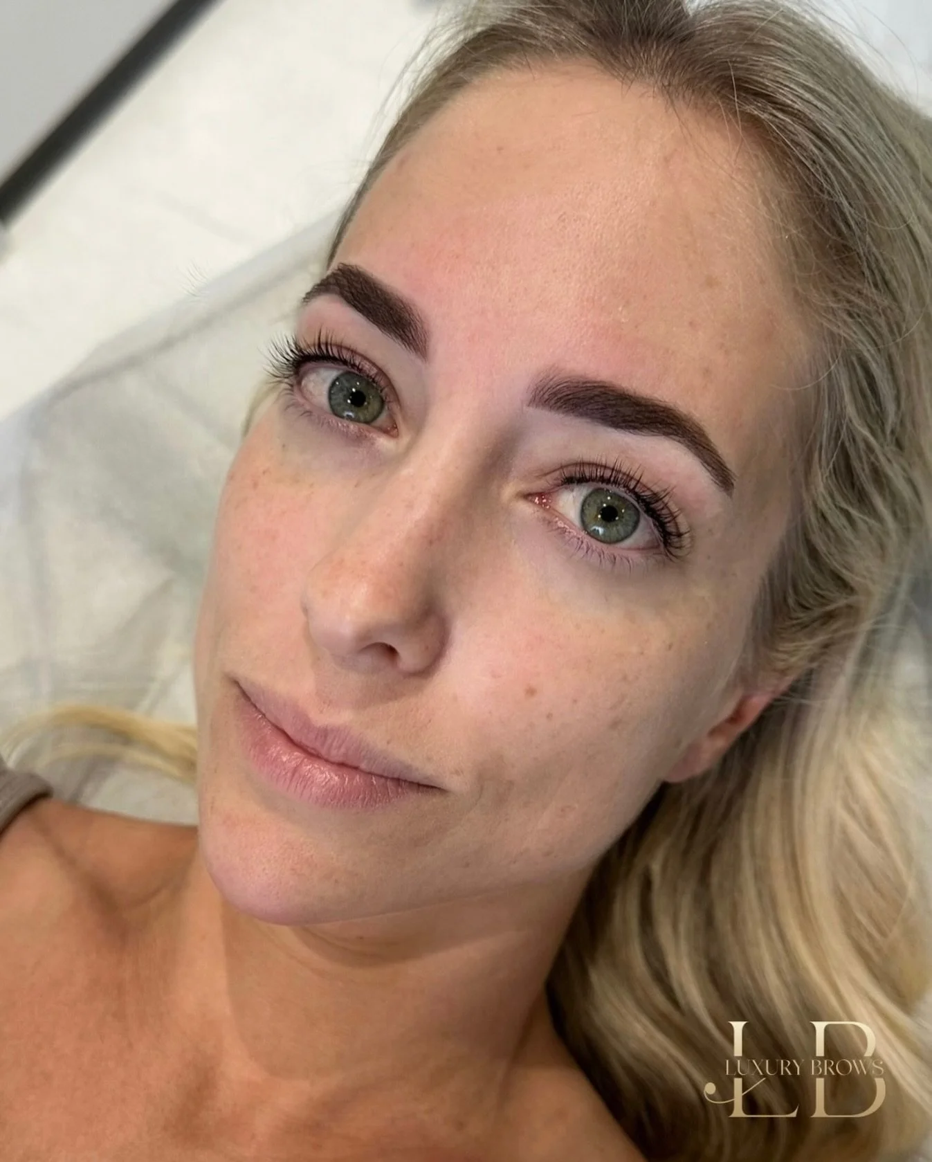 ✨ NEXT-LEVEL LASHES HAVE ARRIVED AT LBP ✨
 We&rsquo;re introducing the Glueless Korean Lash Lift &mdash; the future of lash lifting.
✔️ Lifts from root to tip ✔️ No glue = no damage ✔️ Infused with Lash Botox to nourish + strengthen ✔️ Wet lashes aft