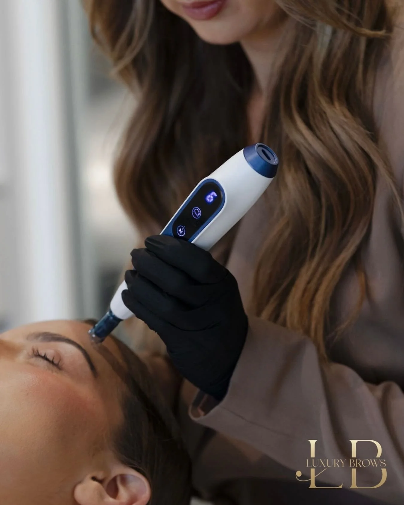 If you&rsquo;re struggling with acne scars, fine lines, pigmentation or textured skin, Skin Needling is your anti-ageing best friend ✨ 

This scientifically backed treatment creates controlled micro-injuries in the skin to stimulate collagen + elasti