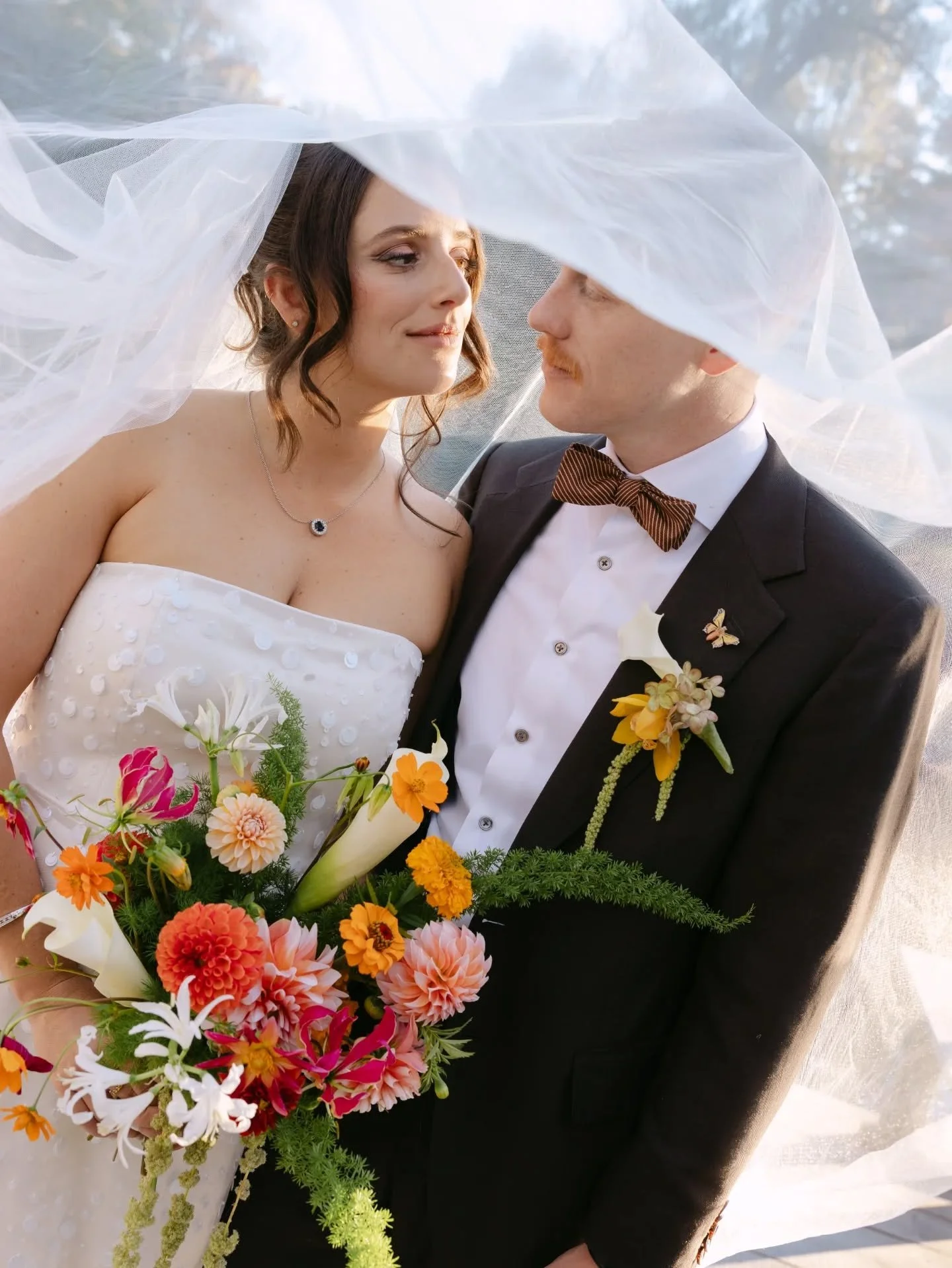 So many congratulations to Marissa and Sam for pulling off the  coolest start to their forever!
I can't wait to show you more and more photos from this day because it was stunningly beautiful and equally fun and @calicocanon captured it all perfectly