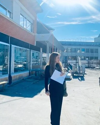 Heute: Erstbegehung einer Location in Z&uuml;rich, die wir f&uuml;r ein bevorstehendes Fotoshooting mit einem Kunden pr&uuml;fen.

Warum macht eine vorg&auml;ngige Begehung Sinn?
Gemeinsam mit dem Fotografen pr&uuml;fen wir Lichteinfall und Perspekti