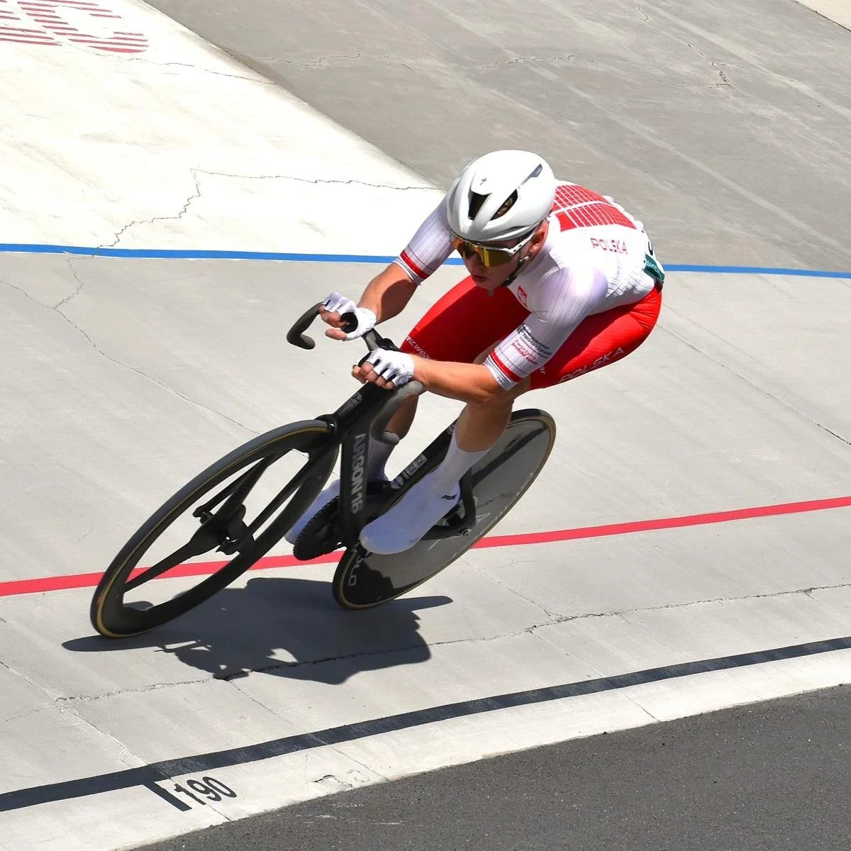 MYTHOS for MEDALS 🥇🥈🥉 - Our TX-1.1 handlebar was ridden by all 3 riders on the podium of the Omnium Memorial of Otmar Malecek, with MYTHOS athletes @prokopyszyn 🥇 and @aarongate 🥈 taking the top 2 places.