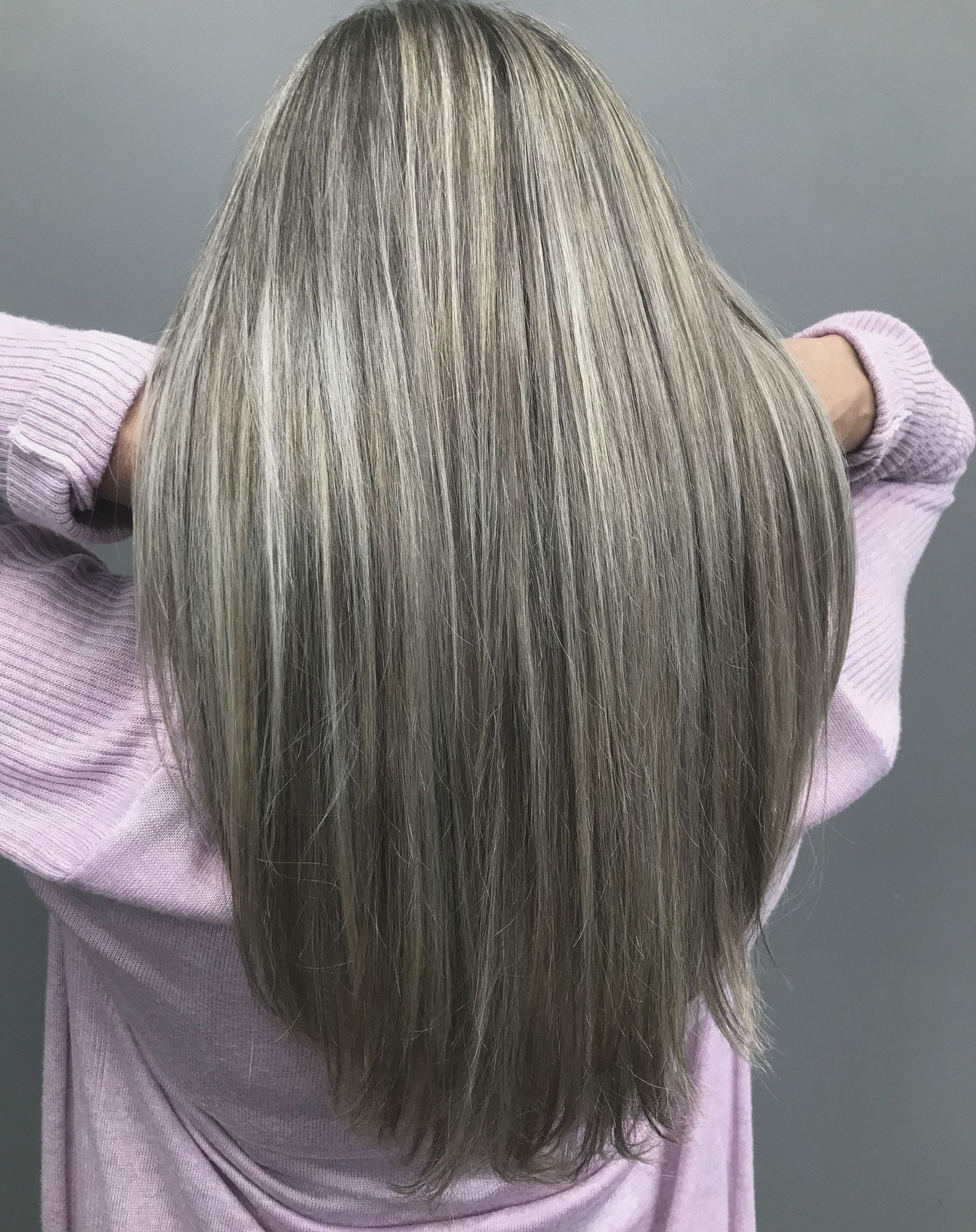 Transforming hair dreams into reality! Stylist Virginia Garcia's stunning ashy full highlights are a game-changer. Visit us at Scissors and Razors Salon in Waterloo for your perfect look. ✨ #HairTransformation #AshyHighlights #WaterlooSalon #Scissors