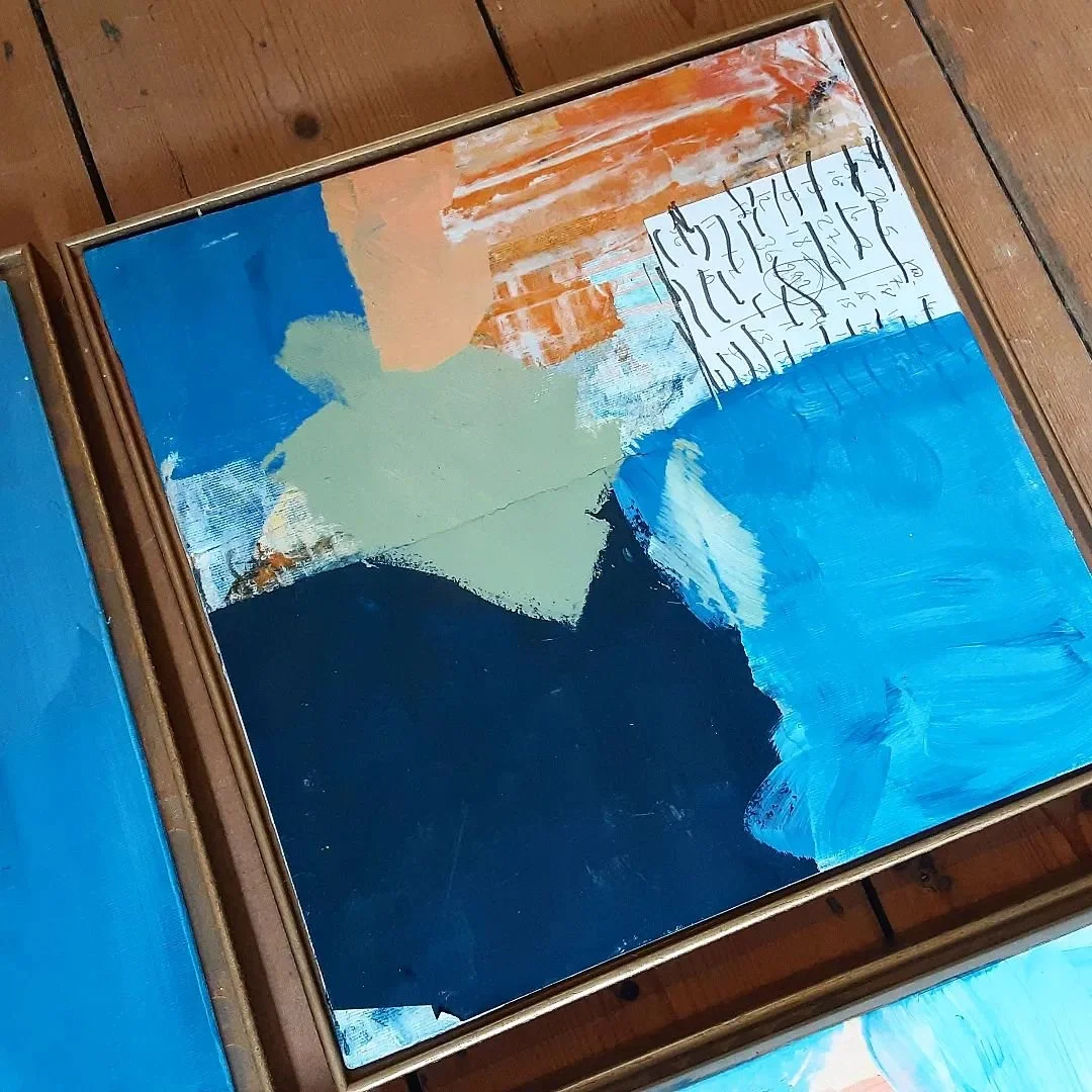 Well hello!  Been a while since I posted.....but I'm still here.  There hasn't been much work happening over the last couple of weeks, our house renovations have been a bit all consuming (zero headspace!).
However, here are a few things I started a w