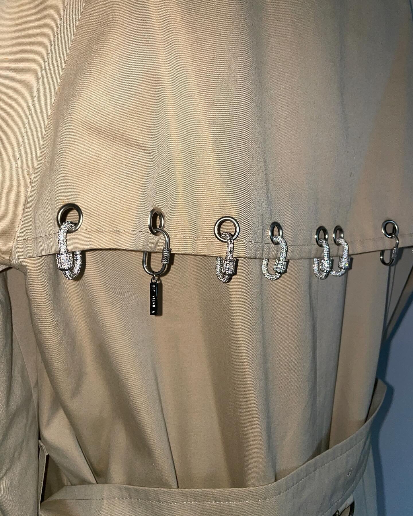 Boy Vienna Burberry trench upgrade ✨