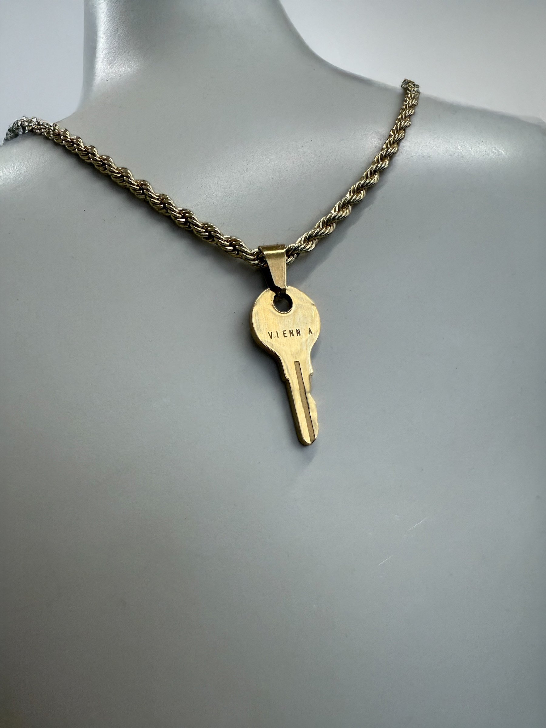 key vienna mini gold.jpg