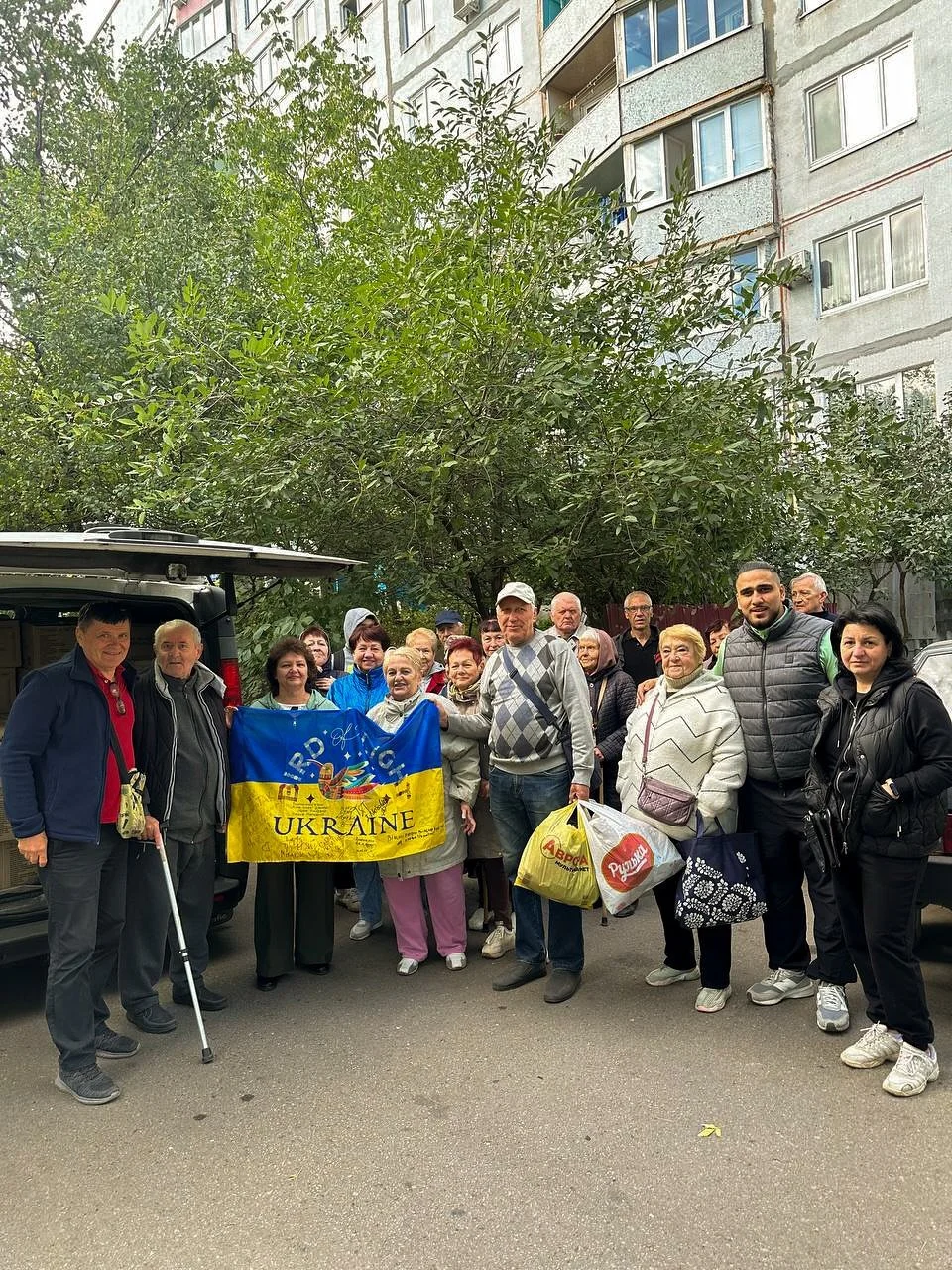 Humanitarian Aid for the Most Vulnerable in Saltivka, Kharkiv📦
Thanks to the efforts of our volunteers Tymur @timur_and_team_tt, Grisha @prigebagrigorii and our donors –  The World Orphan Fund @theworldorphanfund and Diamond Back Energy @diam