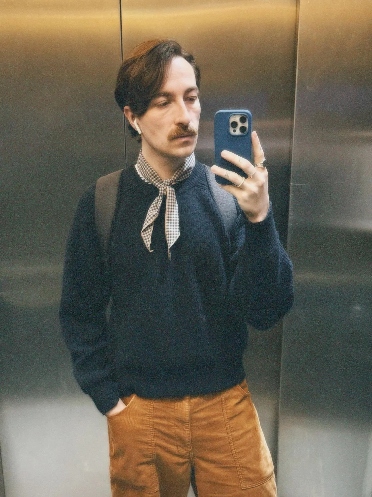 See the last slide for my best wig 😎 #flashbackcamera