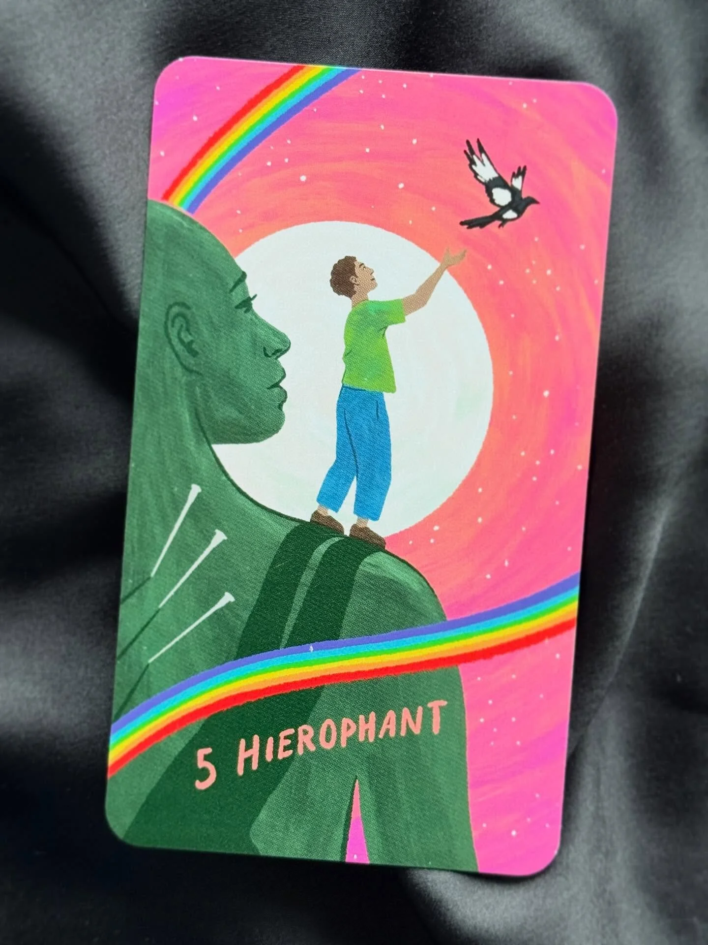 The more I read this card for strangers, the more I shift from anger to love&hellip; this is The Hierophant&hellip; 
Read the full article on my substack 🩵 
#tarot