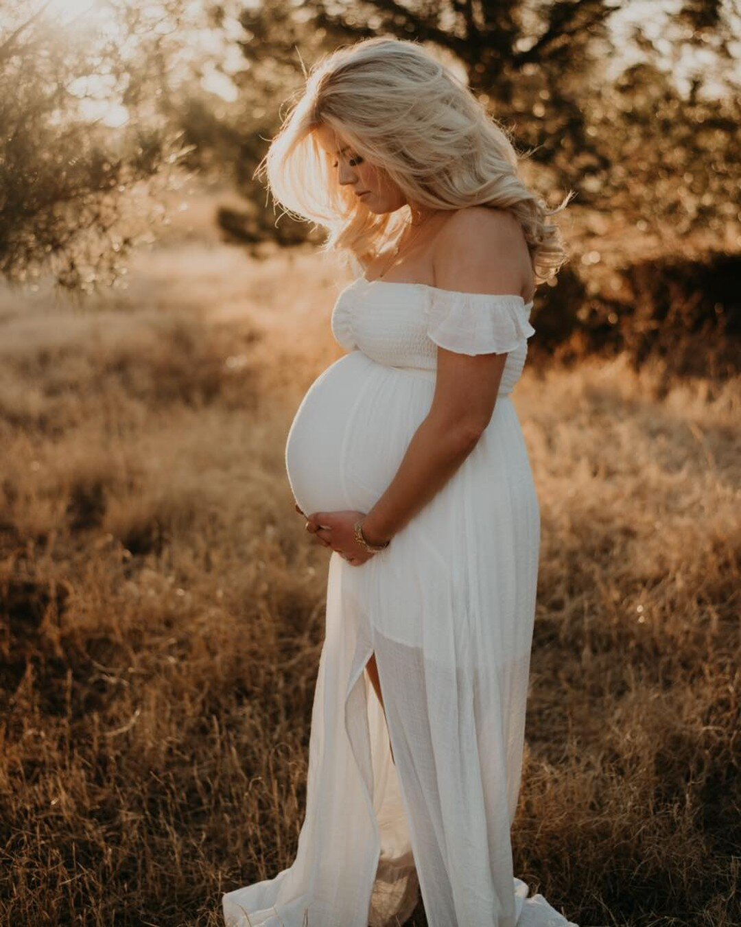 This baby boy is coming soon, and I couldn&rsquo;t be more excited to see his squishy little face! You are STUNNING, Allison! 🤍✨