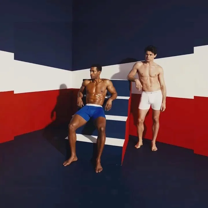 🟦◻️🟥 @tommyhilfiger 🟥◻️🟦

✨✨✨

Set Design: @kendyll_legier