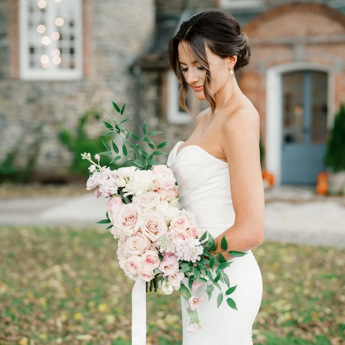 The sweetest bride!! So happy to do your hair for your beautiful wedding day! @samrprince 

Photo @steve.michalak 
MUA @savannah.upstyle 
Hair: @shannon.upstyle for @upstyle.co 

#bride #ctbride #mabride #newenglandbride