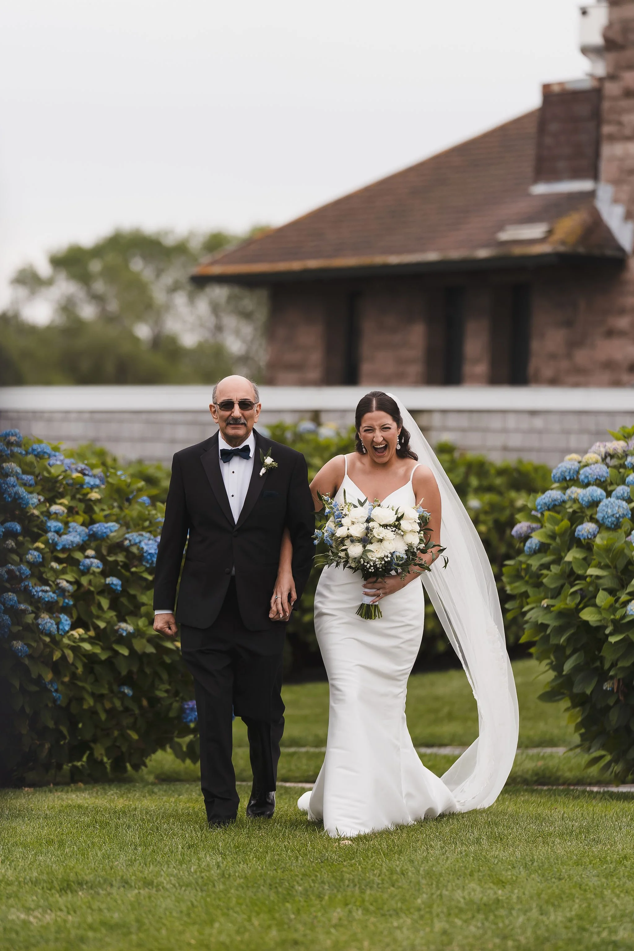 SaraNick-Wedding-Ocean-Cliff-500.jpg