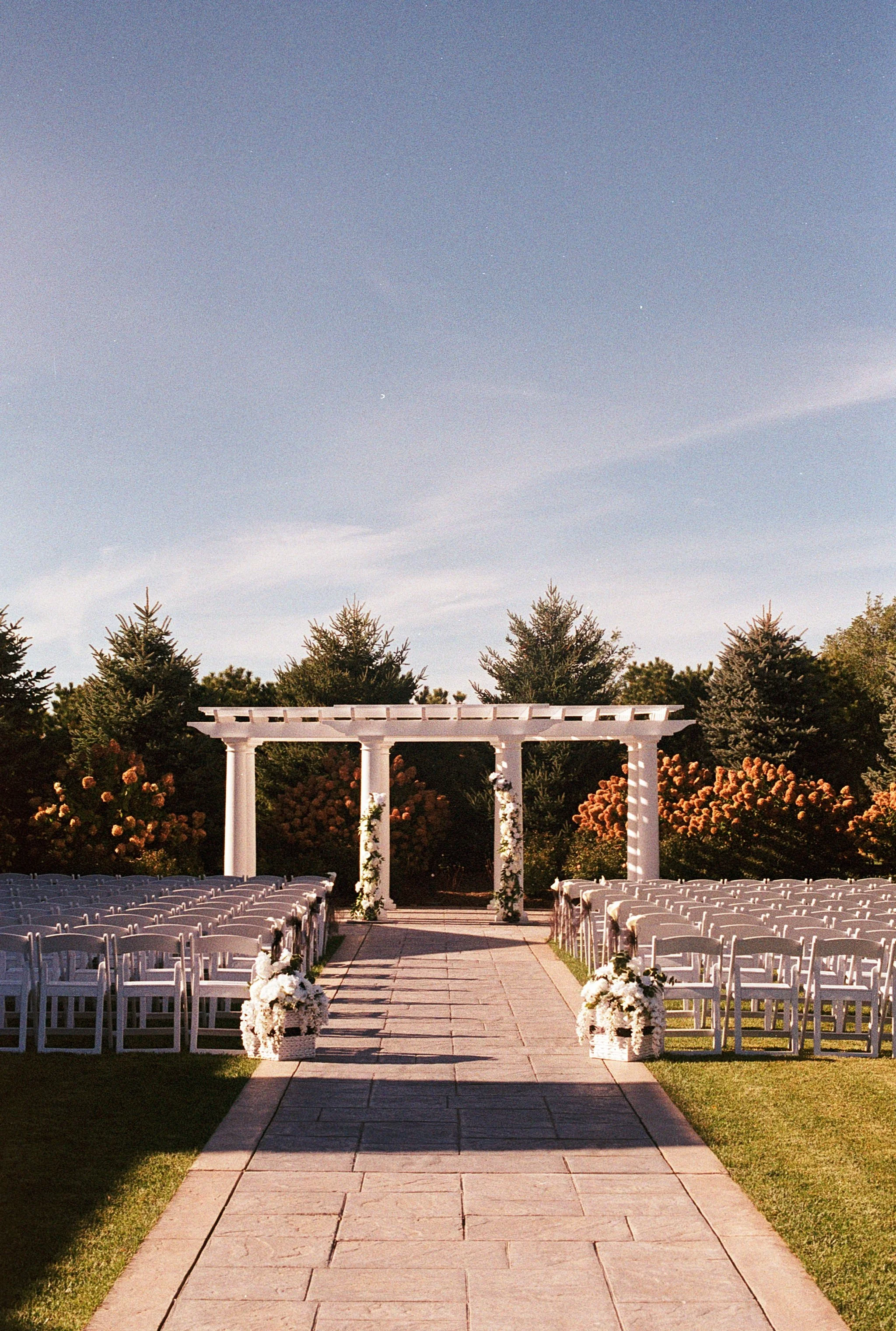 RebeccaMatt-Wedding35mm-6.jpg