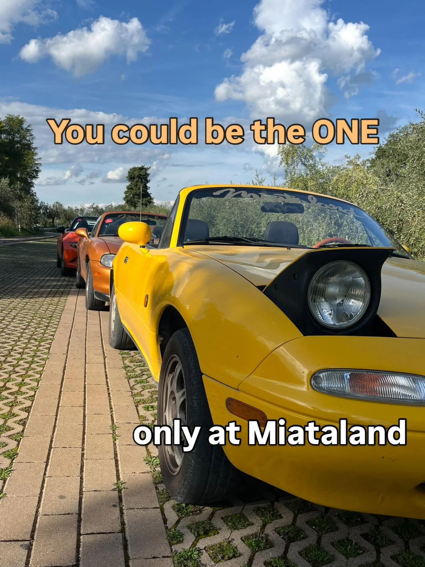 For all #miataenthusiast (old and new) Miataland is the #place 😊  #miata #mx5 #mx5nutz #mx5roadster #mx5europe #miataclub #miatalife #miatagirls #dreamcars #exploreitaly #drivetogether #car #jdm
