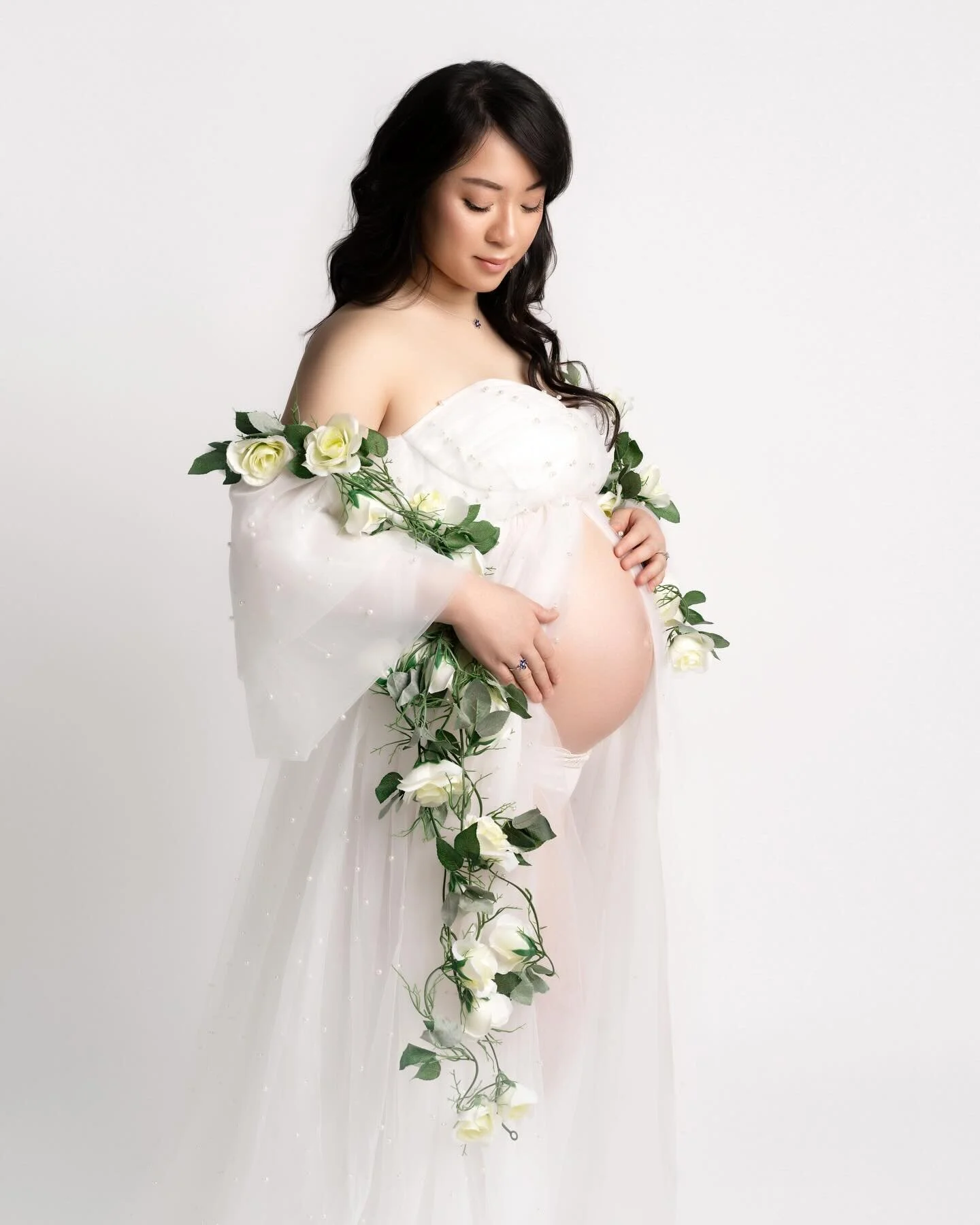 March maternity madness ends soon!  If you want to take advantage of this once in a lifetime deal message us now before all spots are taken. 

$590 - 1-1.5 hour session, wardrobe, styling, one of a kind experience!

One spot left in March!

Hmua @paz