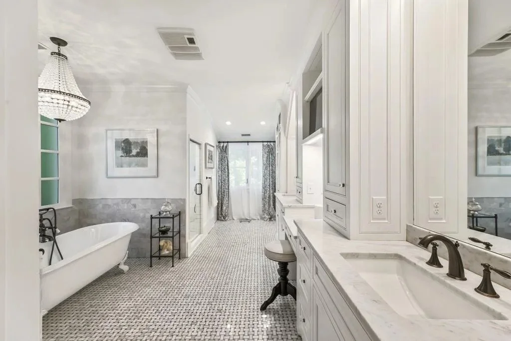 Springlake Primary Bath 1.jpeg