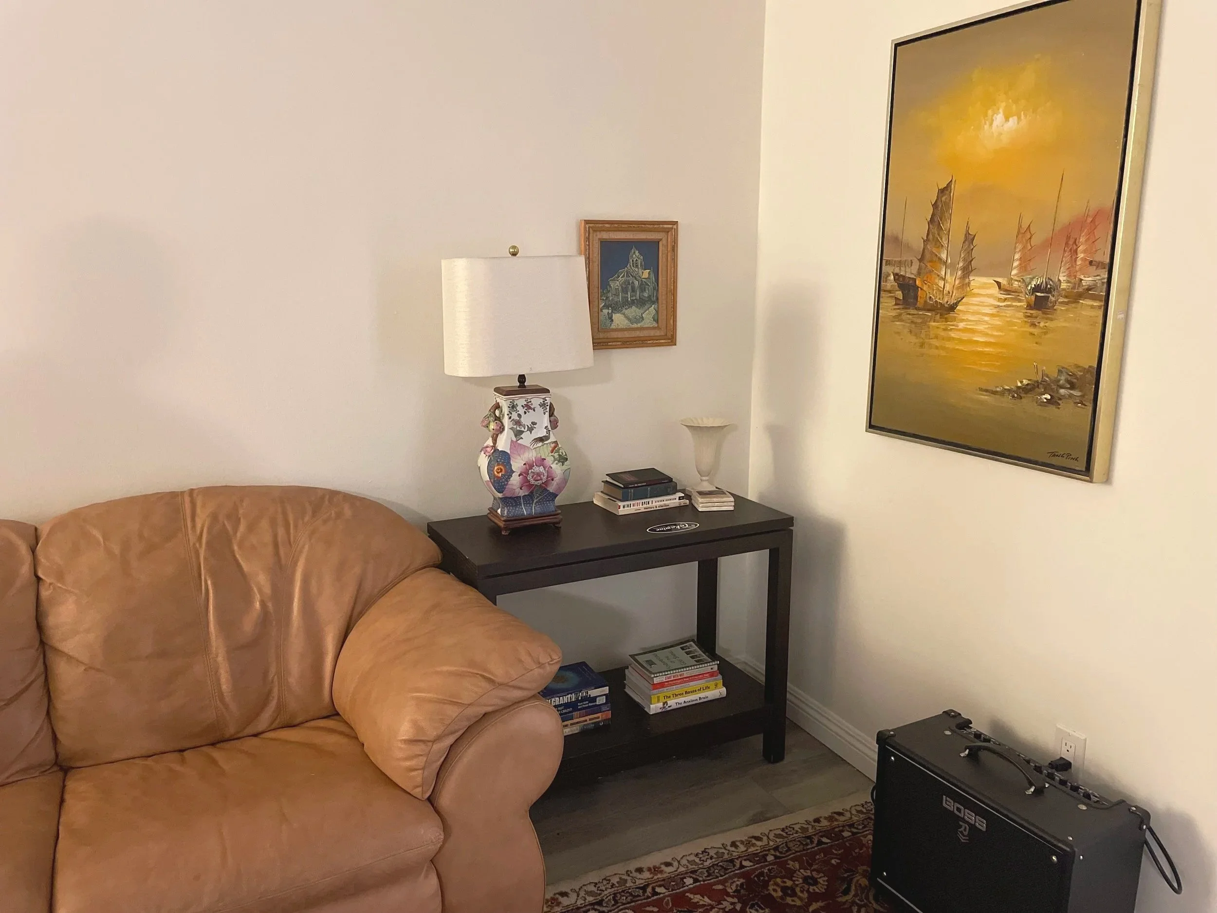 LIVING ROOMS / BEDROOMS