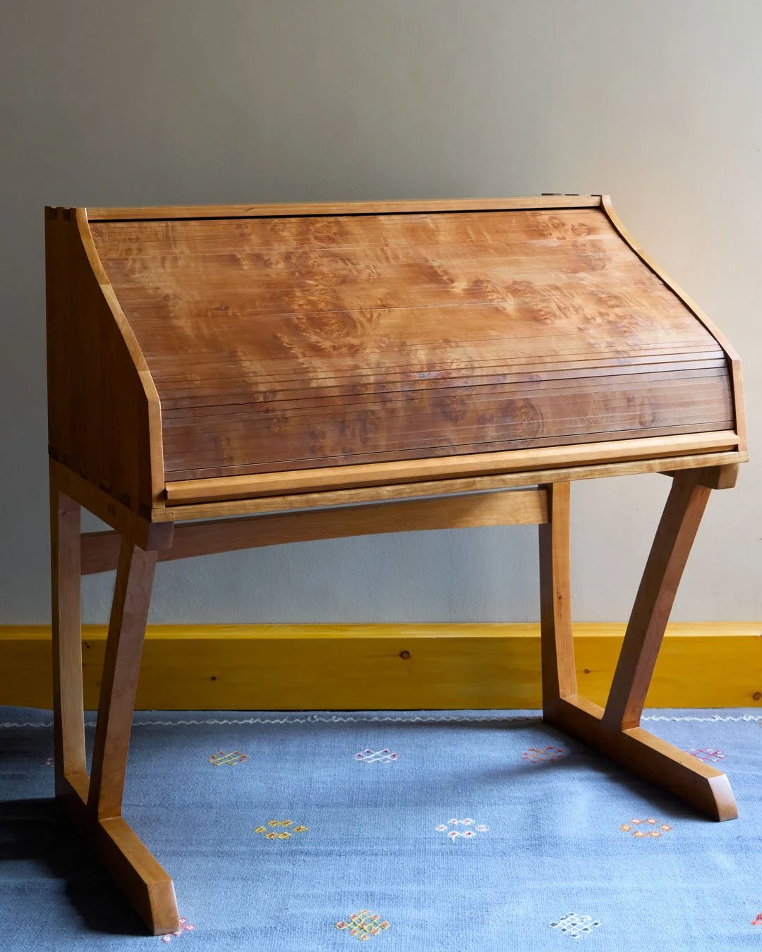 251111_cherry-rolltop_desk_340.jpg
