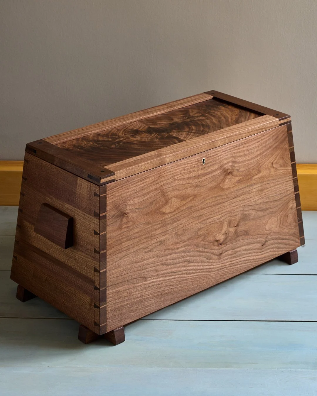 260700_WALNUT-SEA-CHEST_511-1.jpg