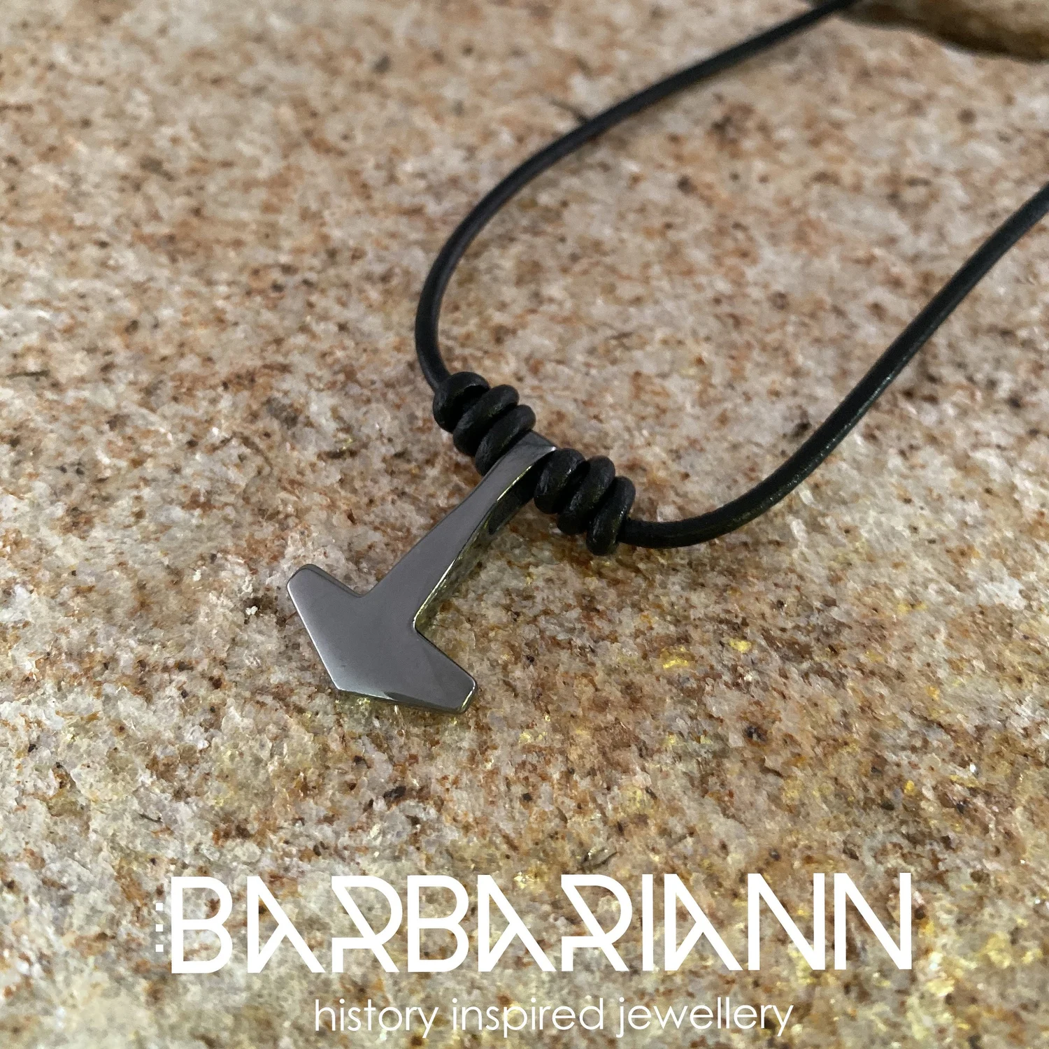 Thor's hammer pendant from REPTON Ivar The Boneless mjolnir
