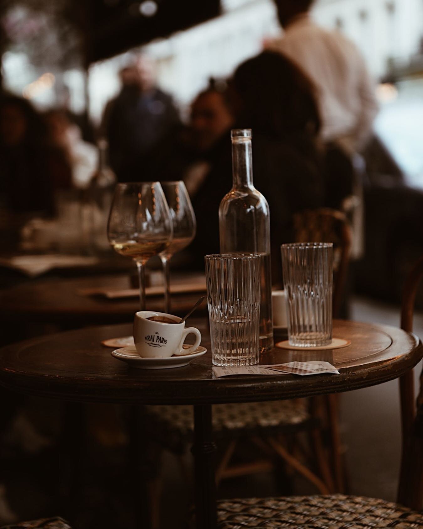 1/3 Table talk in Paris