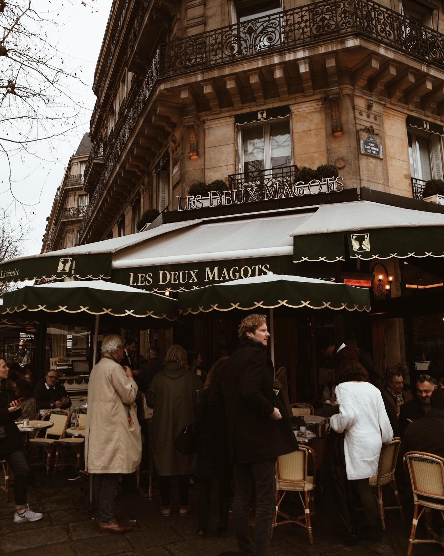 Les Deux Magots, a favourite of many artists and writers such as Ernest Hemingway, Pablo Picasso, James Joyce, Jean-Paul Sartre and Andr&eacute; Breton.