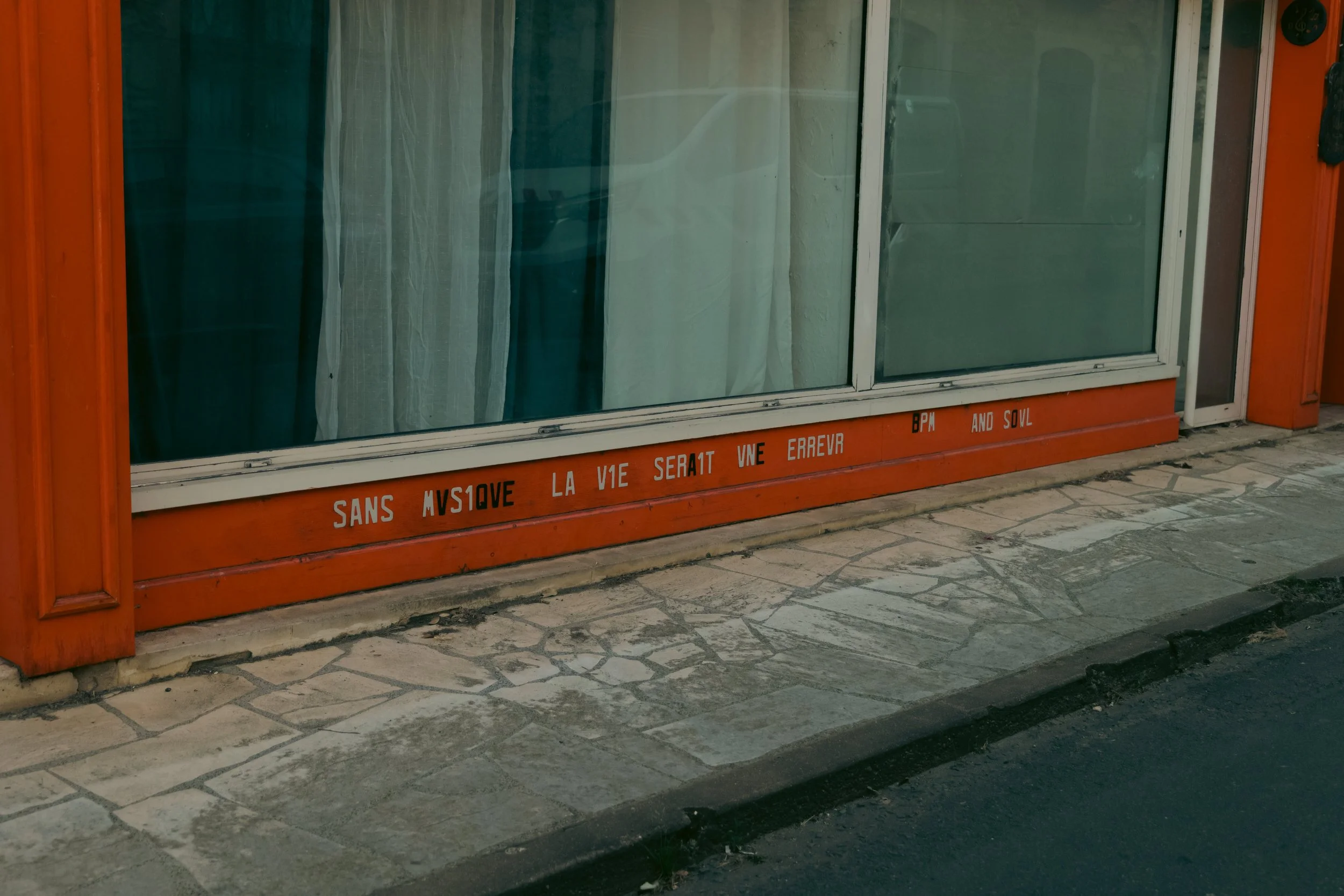 Le langage échoue parfois