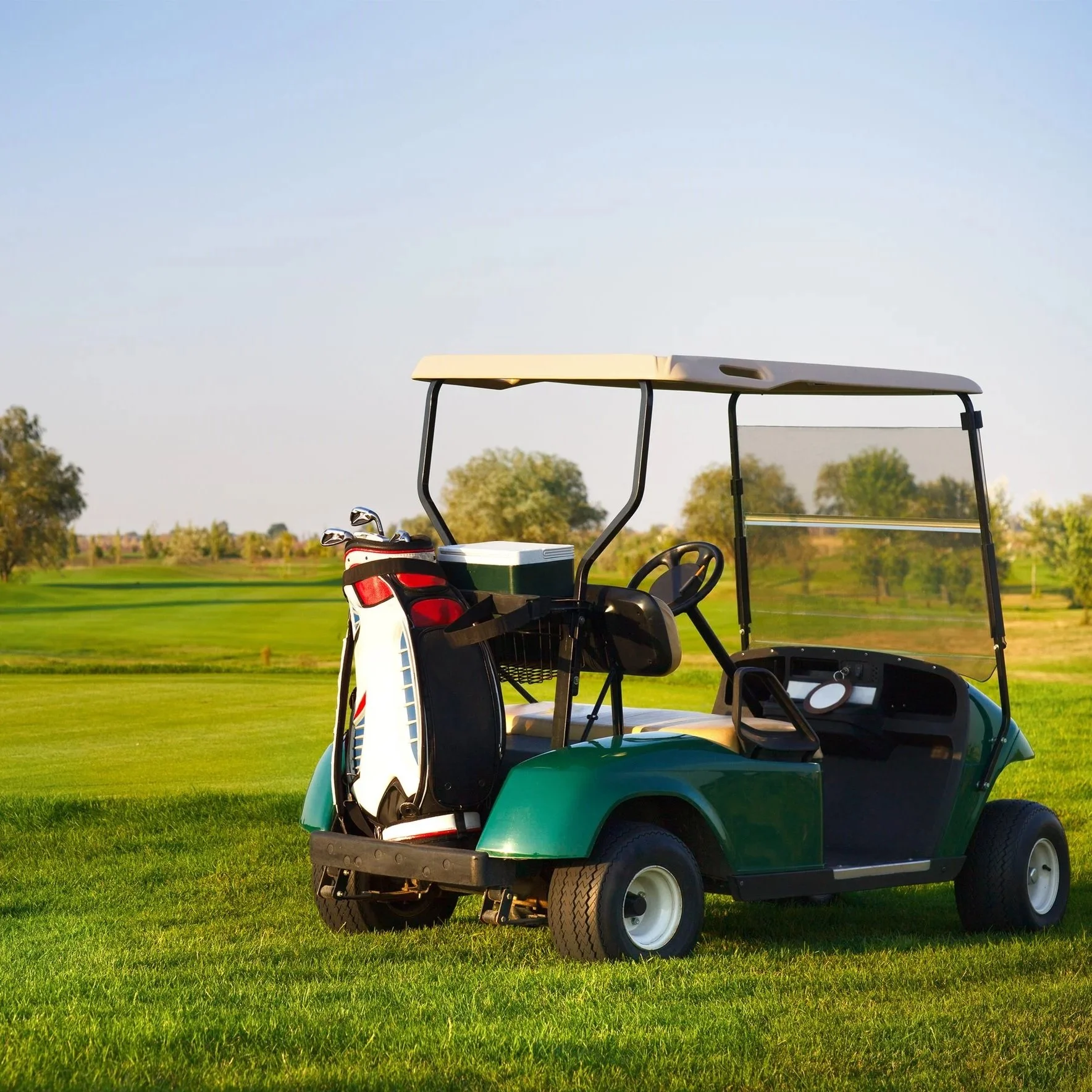golf-car-on-the-golf-course-2026-03-17-04-54-01-utc.jpg