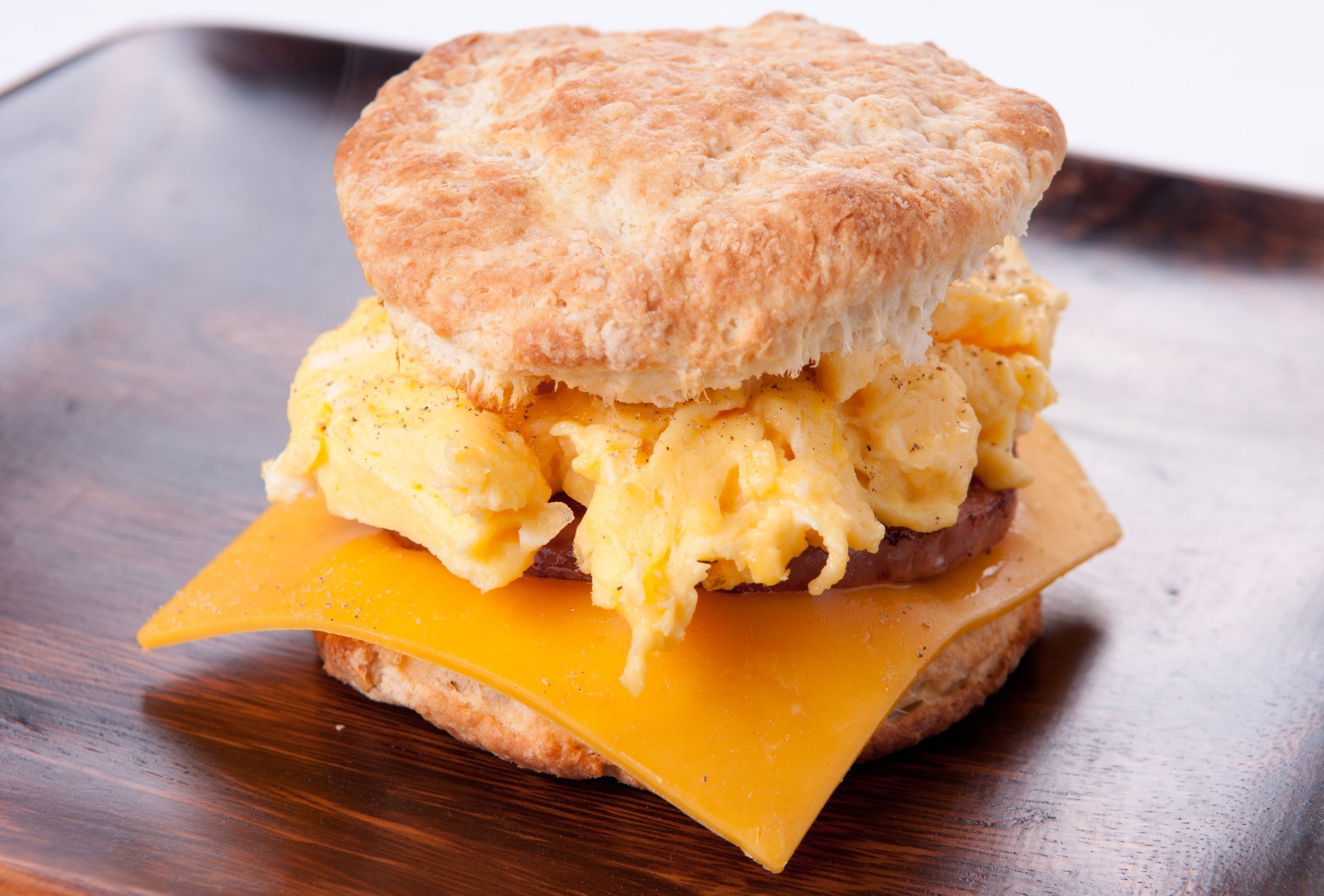 egg-and-biscuit-sandwich-2026-01-07-23-50-28-utc.jpg