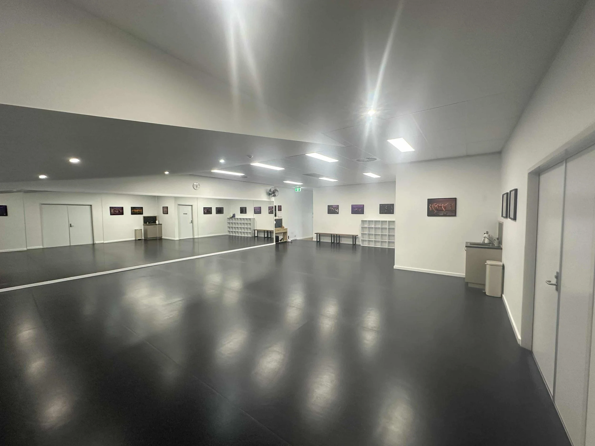 Dance studio facilities at 6th Position Canberra including mirrored space and open floor