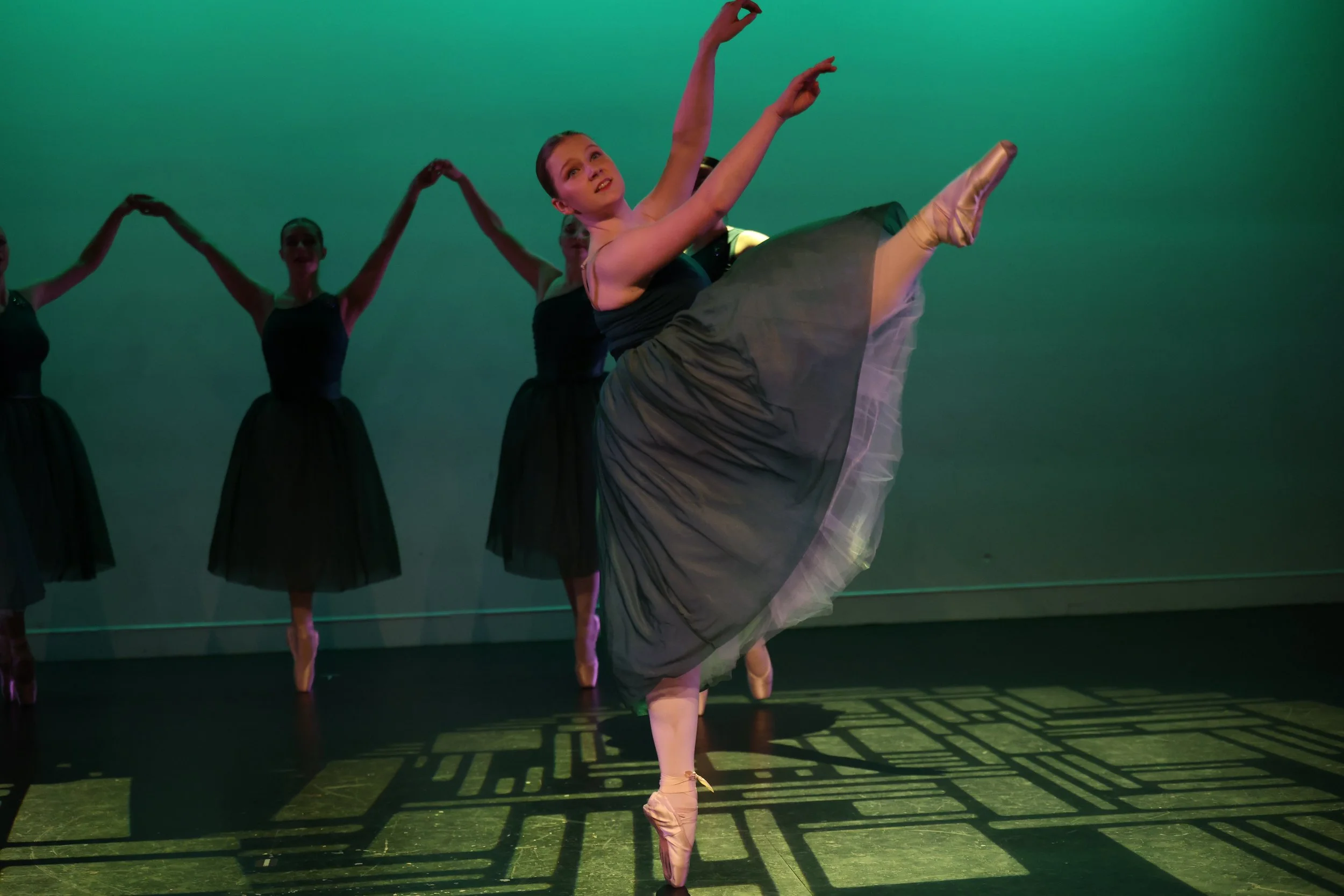 Pointe class for beginner and experienced ballet dancers developing strength and technique at 6th Position Canberra