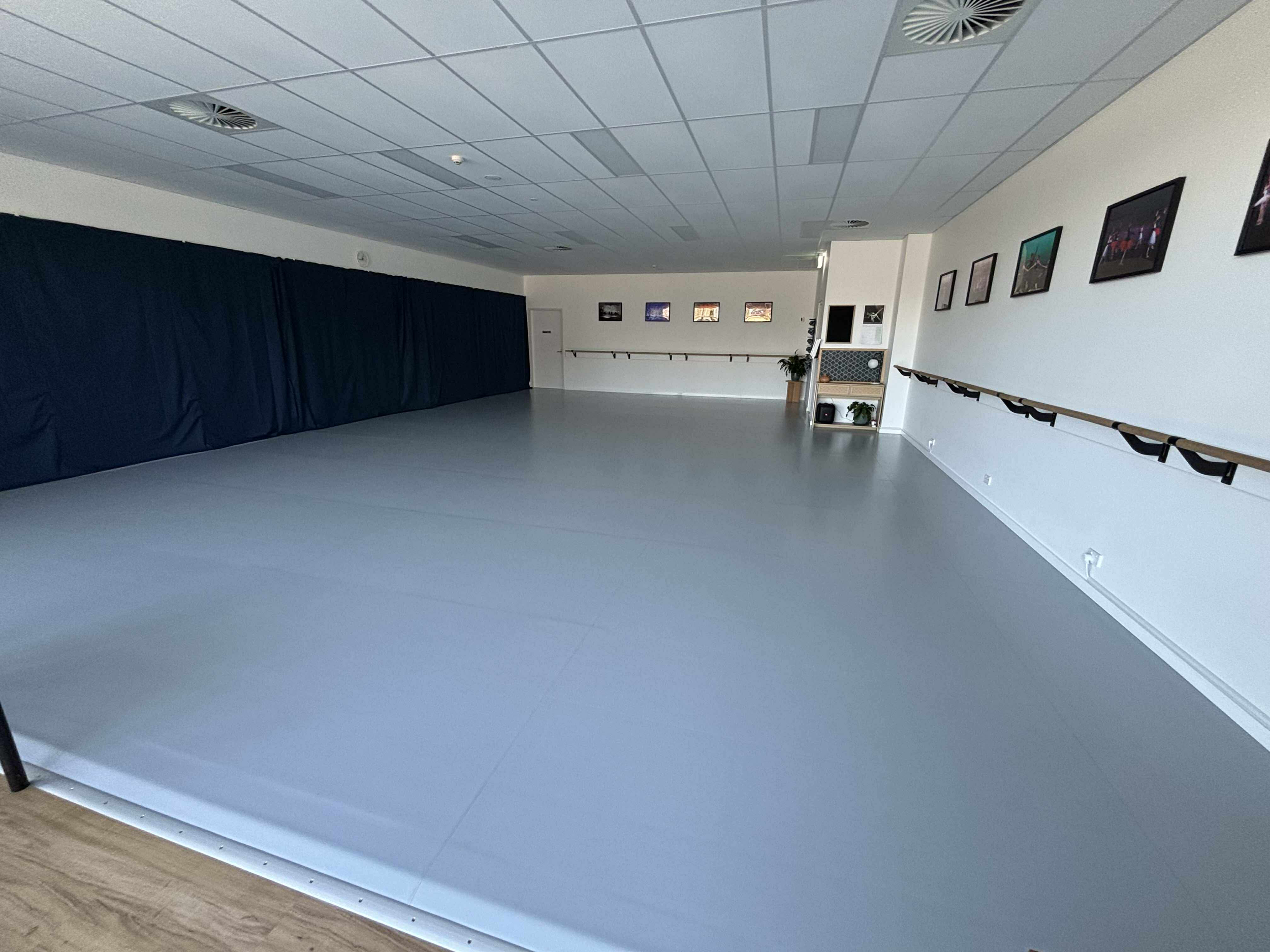 Dance studio with sound system and mirrors available for hire in Canberra
