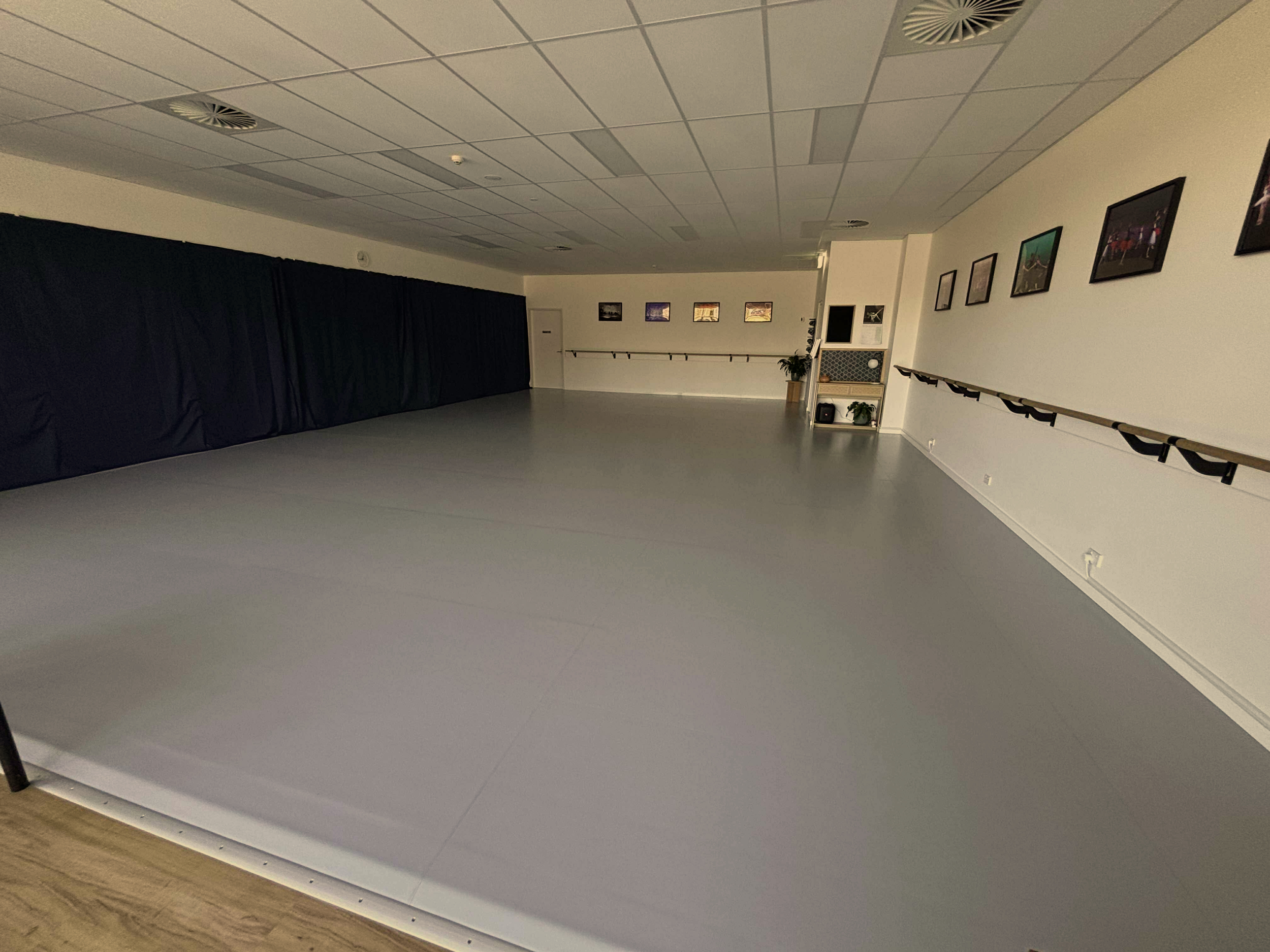 Dance studio facilities at 6th Position Canberra including mirrored space and open floor